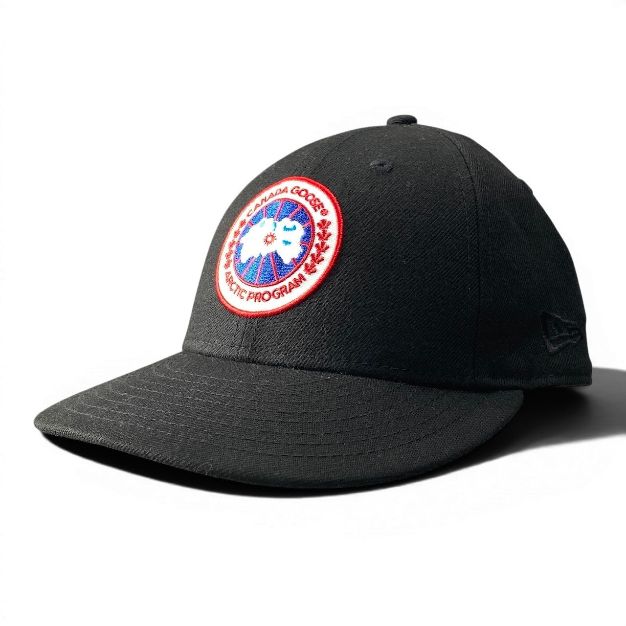 g7 CANADA GOOSE カナダグース × NEW ERA ニューエラ 刺繍ロゴキャップ Arctic Disc Adjustable Cap ブラック 帽子