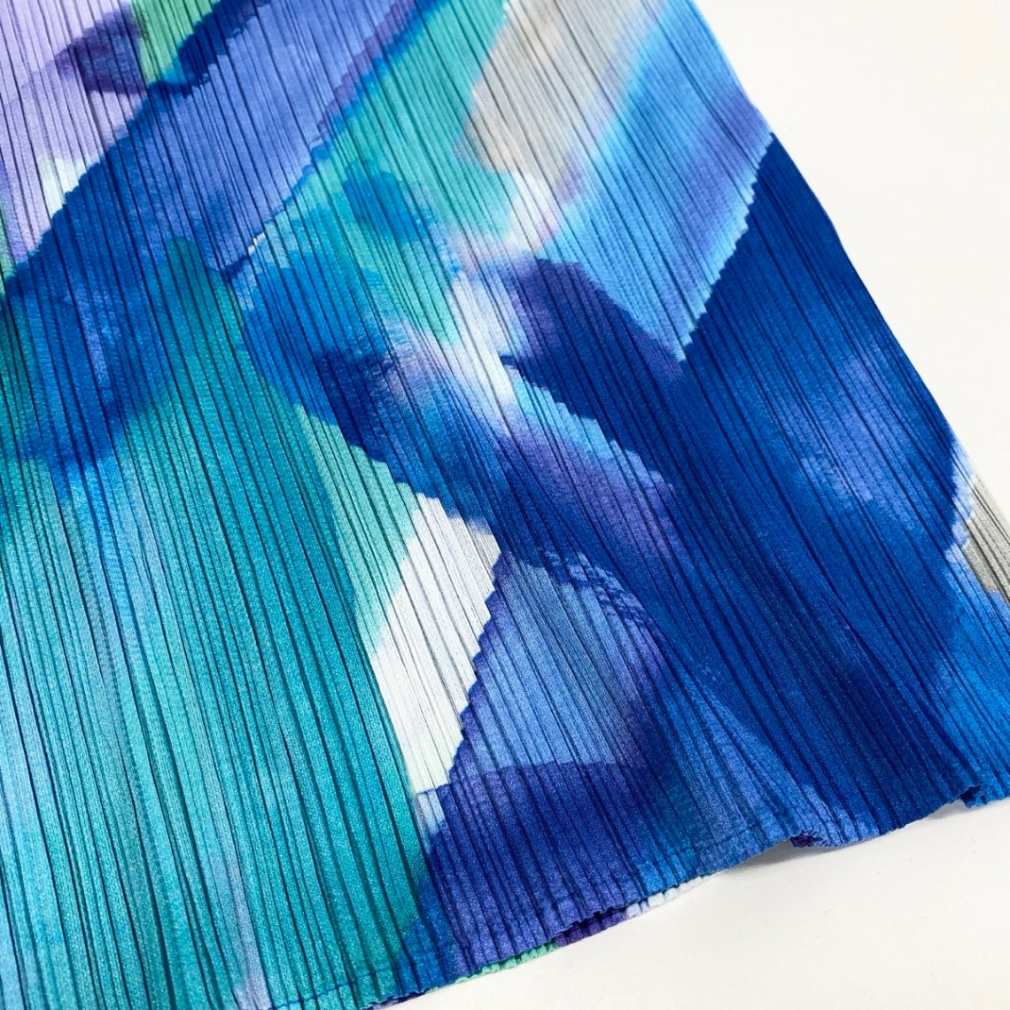 Ae14 【美品】 PLEATS PLEASE プリーツプリーズ ノースリーブ プリーツトップス タンクトップ 総柄 PP01-JK685 サイズ3 マルチカラー ポリエステル100％ レディース 女性服ta1
