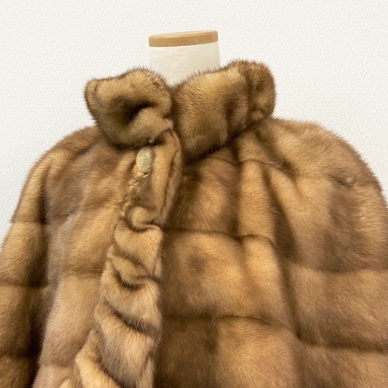 53k10《希少》 CRESCE ミンクファー フリルデザイン ケープ F 最高級本毛皮 金ボタン ポンチョ MINK FUR コートt18r