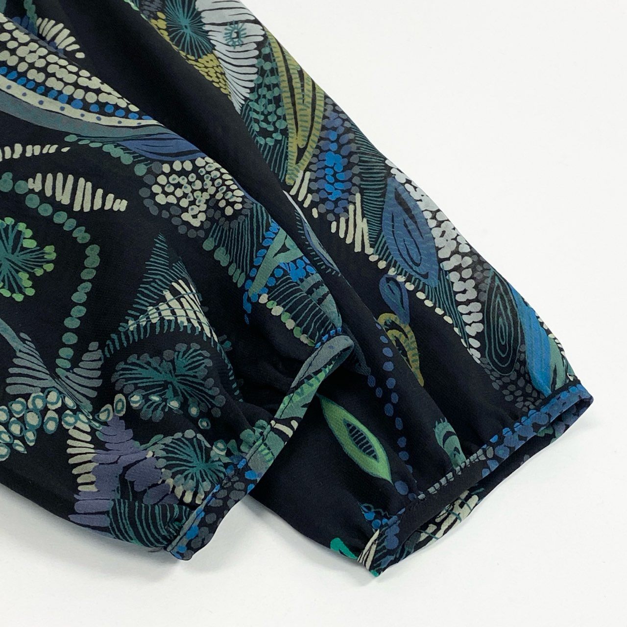 41k26 《美品》 TOKUKO 1er VOL トクコプルミエヴォル シアーブラウス フリルネック 総柄プリント ロングスリーブ レディース 女性用 9 ブラック ポリエステル100％u02t