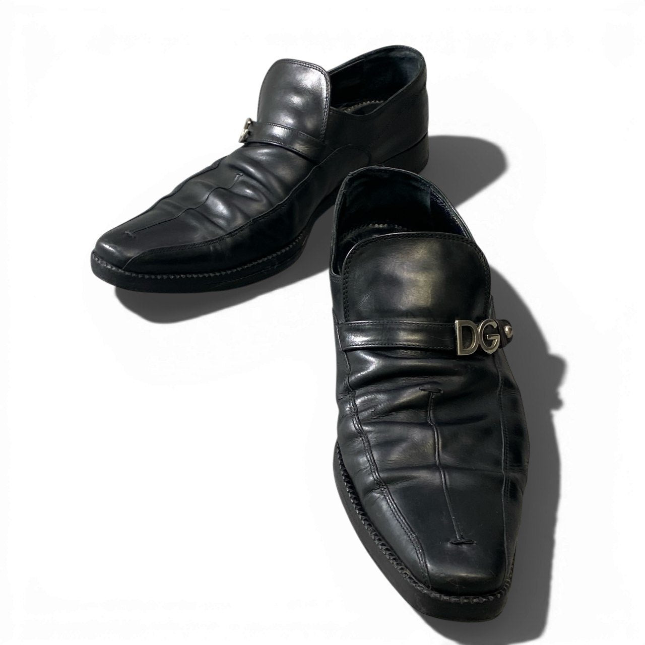 2a5 DOLCE&GABBANA ドルチェアンドガッパーナ ローファー レザーシューズ DGロゴプレート ビジネスシューズ 7サイズ ブラック レザー メンズk02i