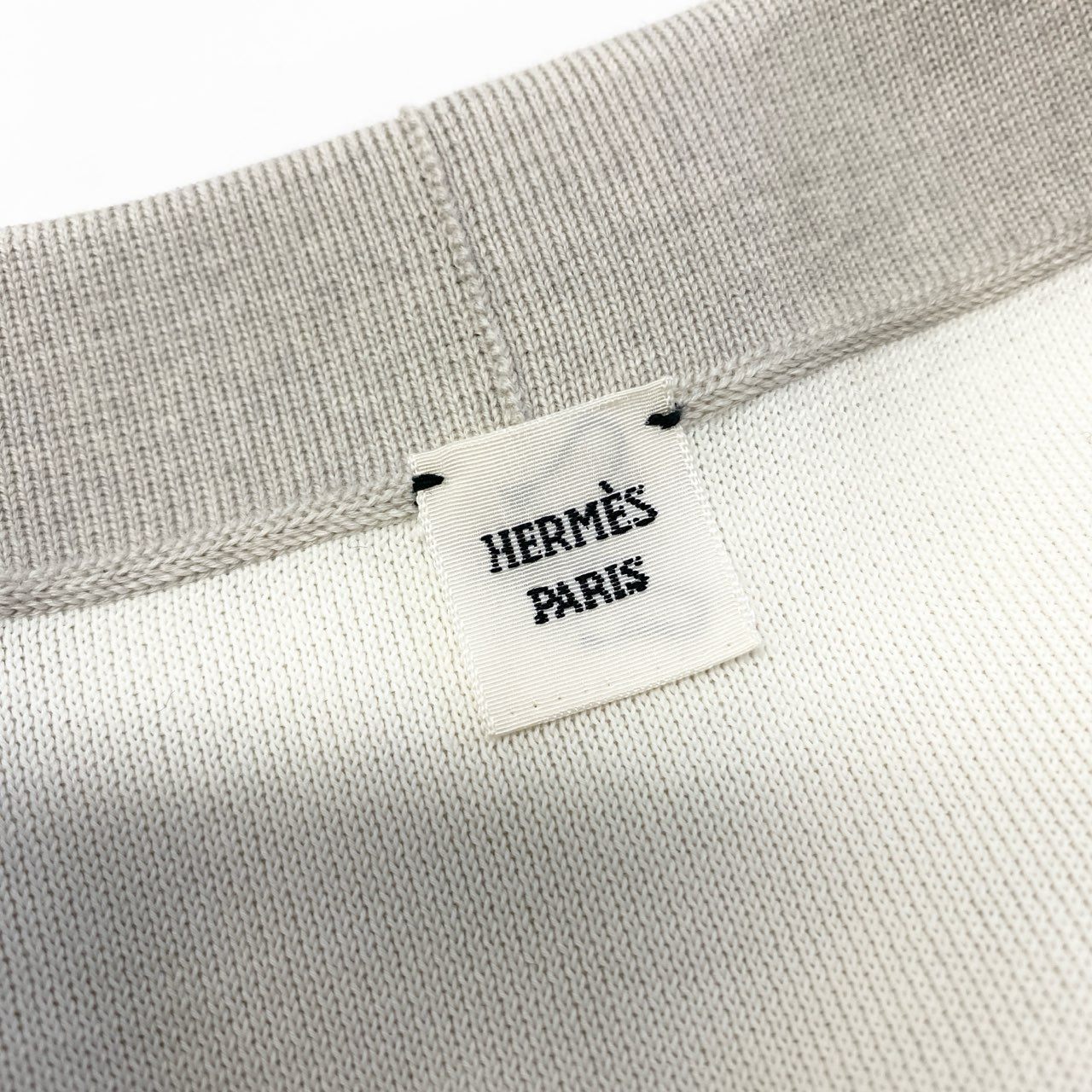 86a16 HERMES エルメス ニットジャケット ハイゲージニット Hロゴ レザーボタン レディース 女性用 サイズ40 ライトベージュ系o07t