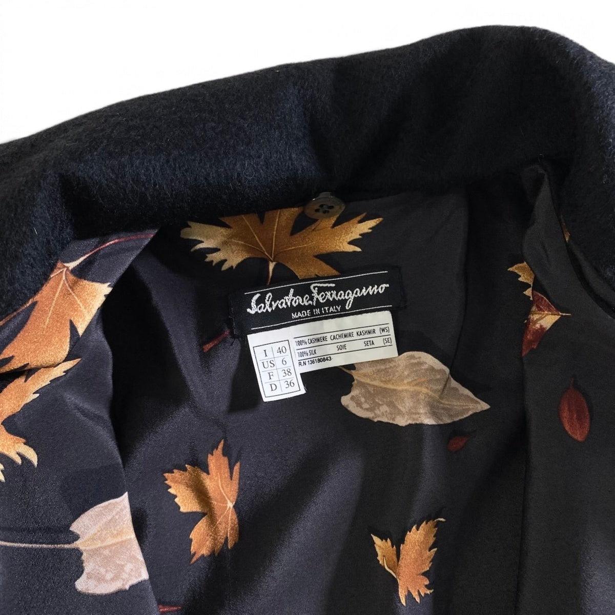 93j23 《極美品》 Salvatore Ferragamo サルヴァトーレフェラガモ ノーカラーコート ロングジャケット F 38 ブラック カシミヤ100 レディースu02t