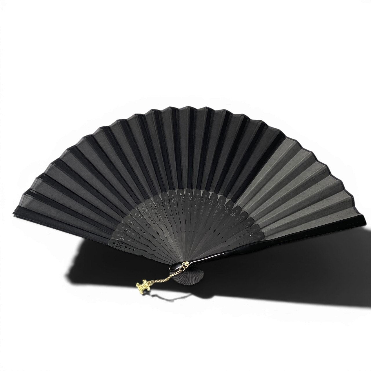 f18 CELINE セリーヌ 扇子 トリオンフチャーム付き Triomphe Charm Japanese Folding Fan ブラック 保存袋 箱付t18r