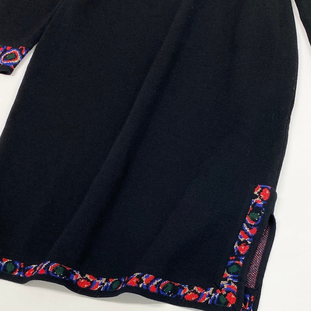 44f4 YVES SAINT LAURENT イヴサンローラン ロングスリーブ ニットワンピース 刺繍 サイズM ブラック ウール100％ レディース 女性服o07t