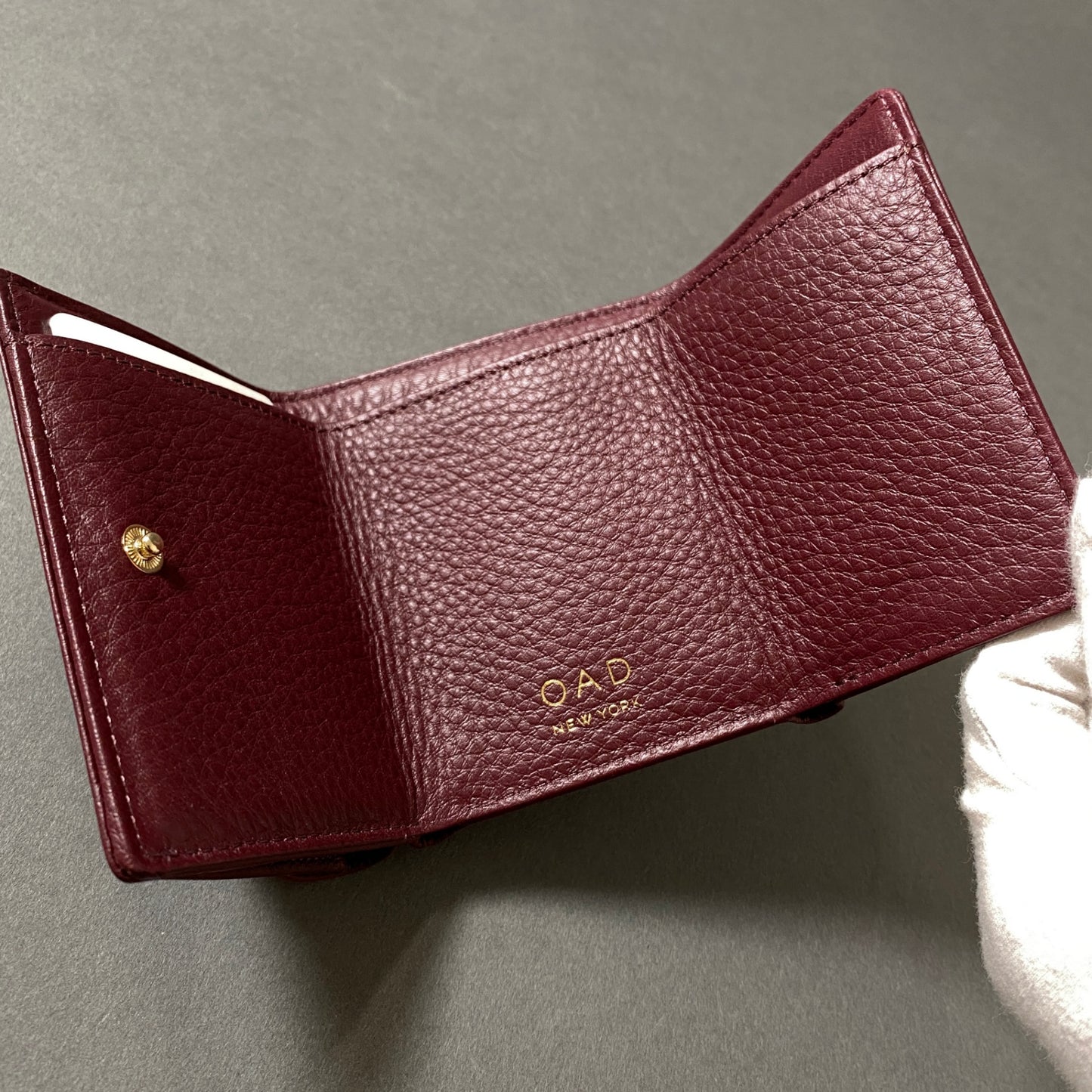 f28-10 《未使用保管品》 OAD NEW YORK オーエーディー ニューヨーク Leather Mini Wallet レザーミニウォレット バーガンディ レザー 三つ折り財布