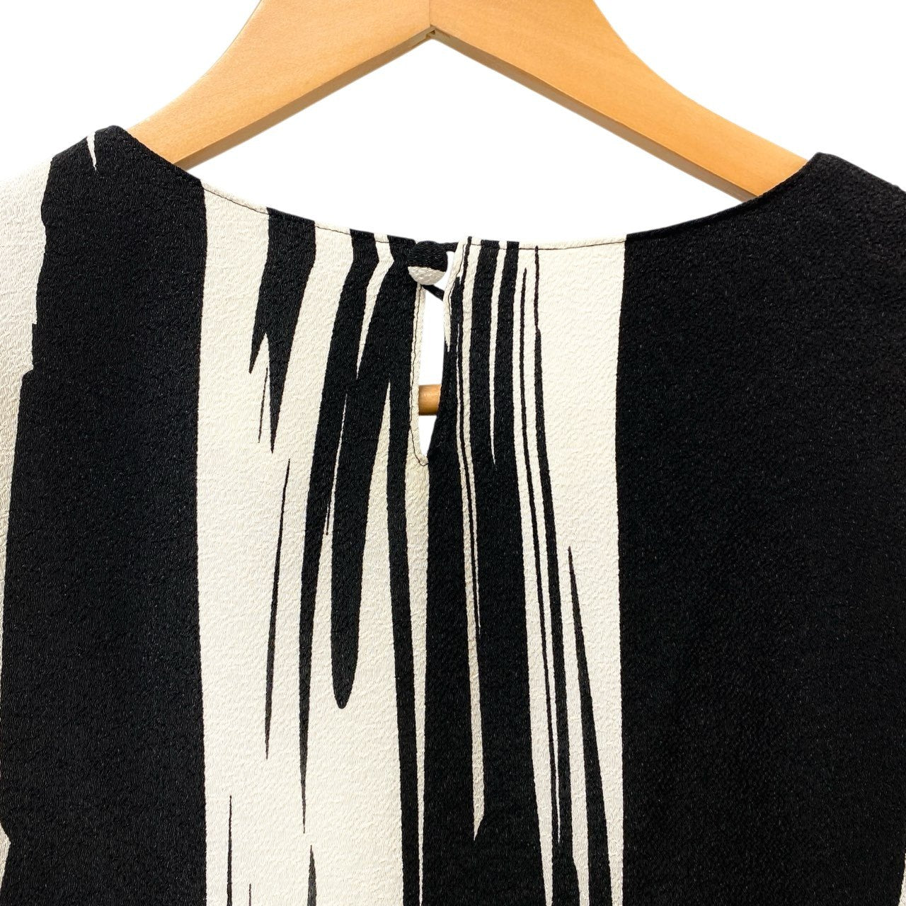 38c3 【美品】 SHISENDO TOMO COLLECTION 詩仙堂 スクエアネック 五分袖ワンピース ロングワンピース 総柄 ちりめん レディース 女性服 ブラック ホワイトu02t