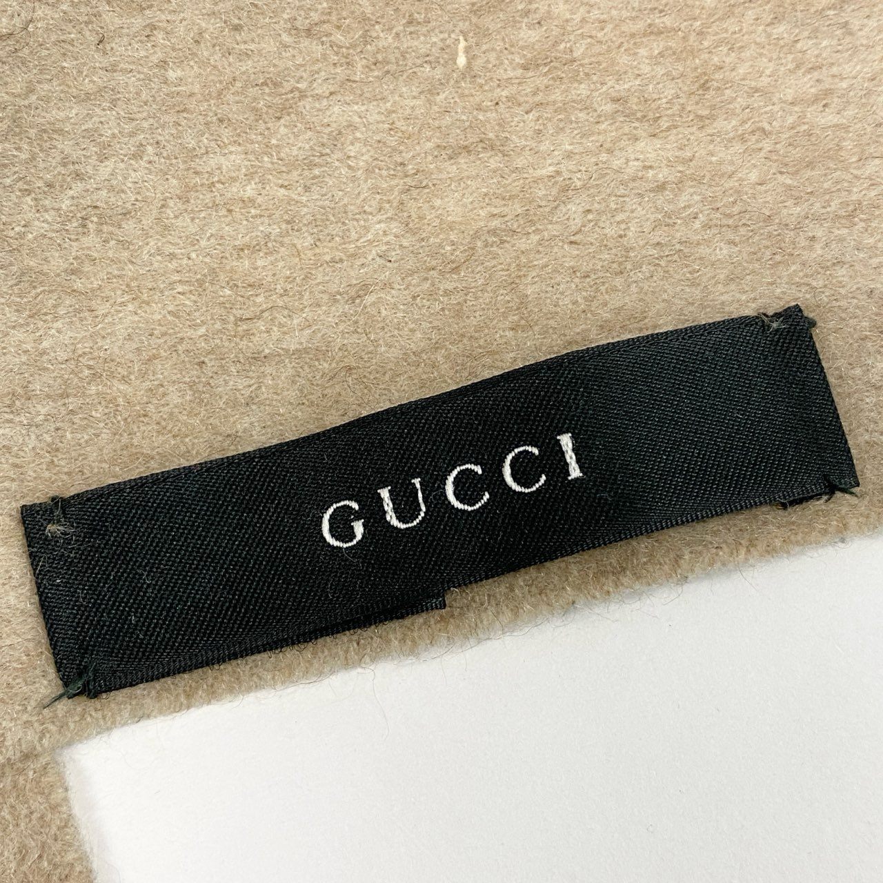 53b17 【美品】GUCCI グッチ カシミヤマフラー マフラーストール GGロゴ ベージュ カシミヤ100％ ユニセックス レディース メンズu02t