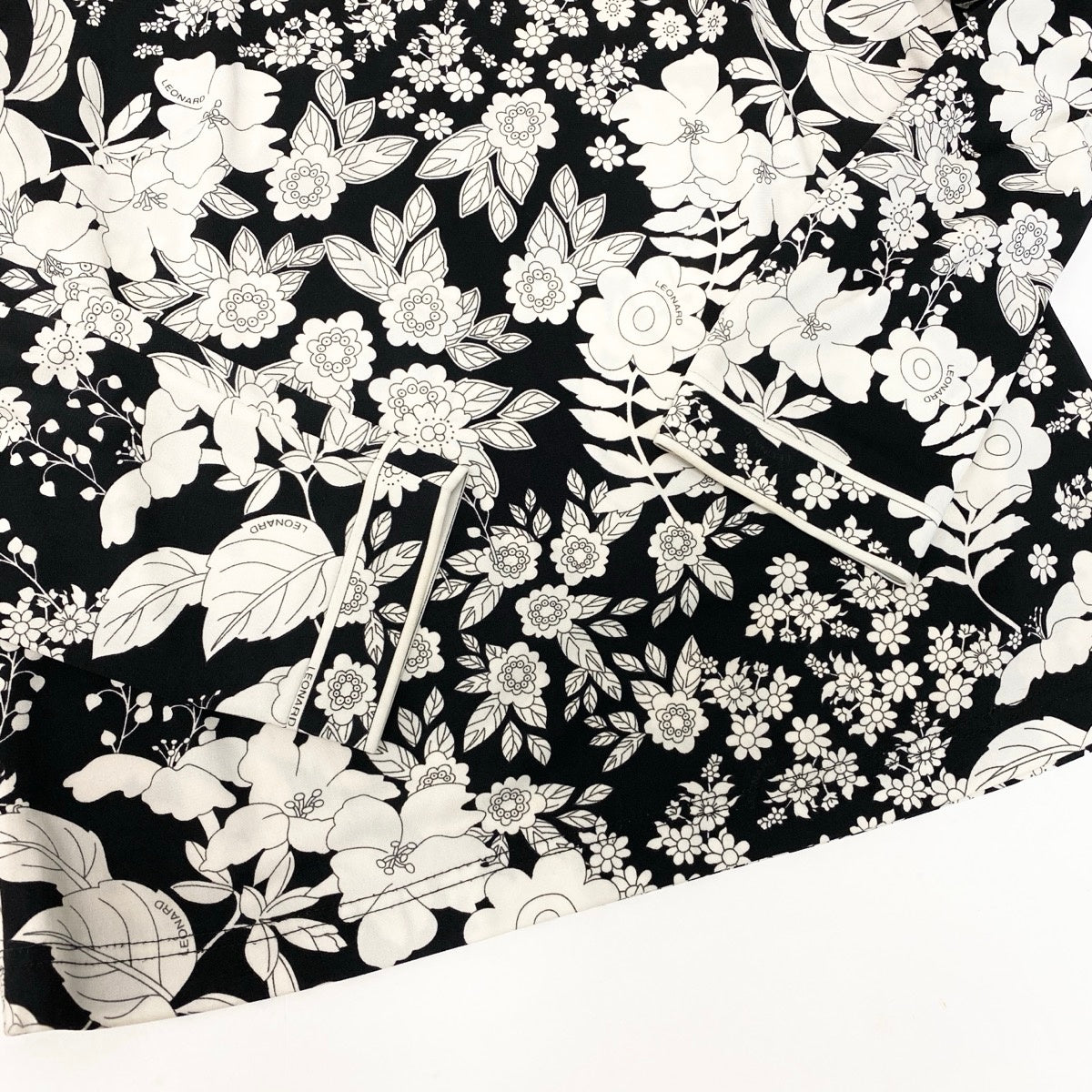 55e19 LEONARD FASHION レオナール ロングスリーブ カットソー カンカン素材 花柄プリント サイズL ブラック ホワイト レディース 女性服u02t