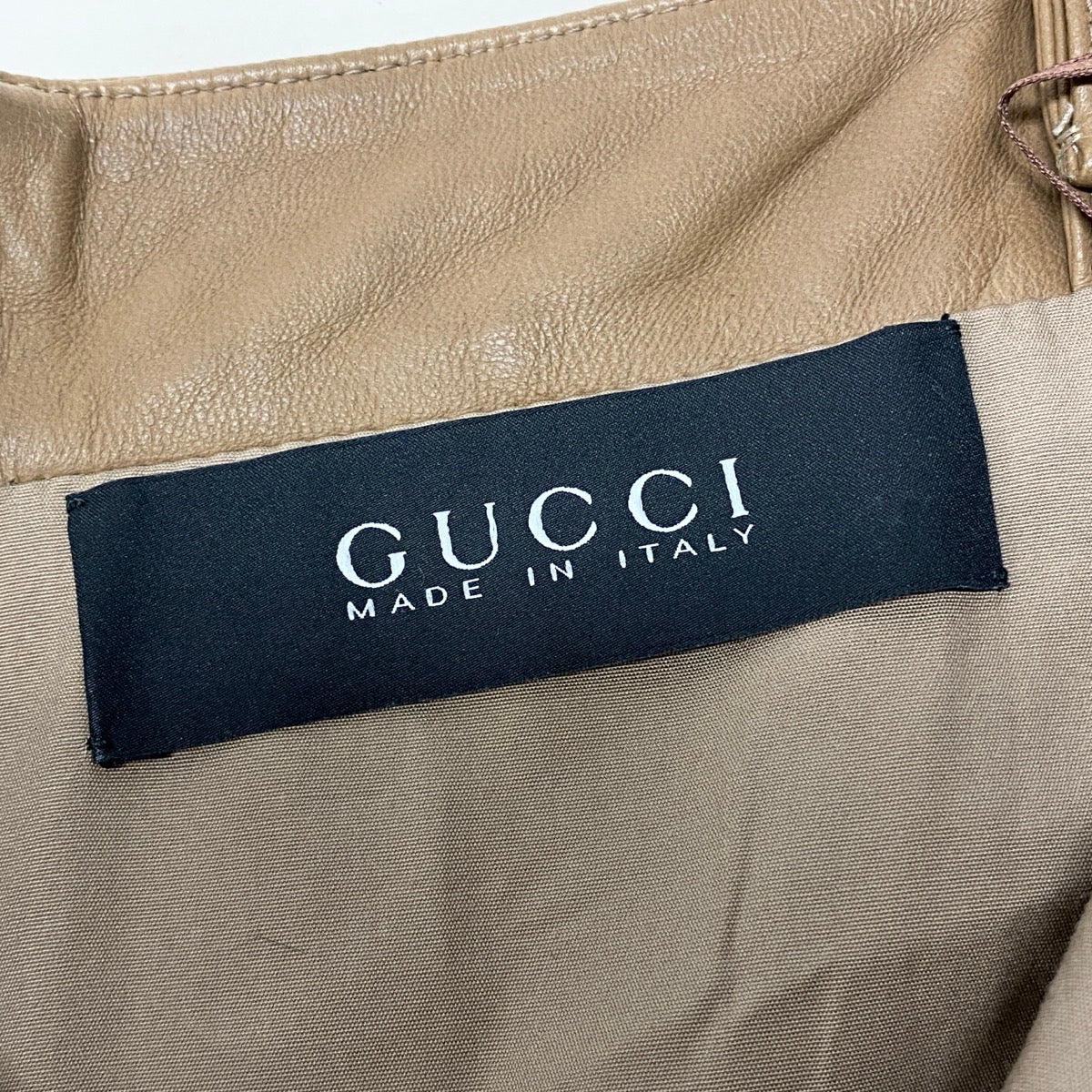 i25 GUCCI 2011年 レザーワンピース サイドレースアップデザイン 36サイズ ベージュ レザー レディース 女性用u02t