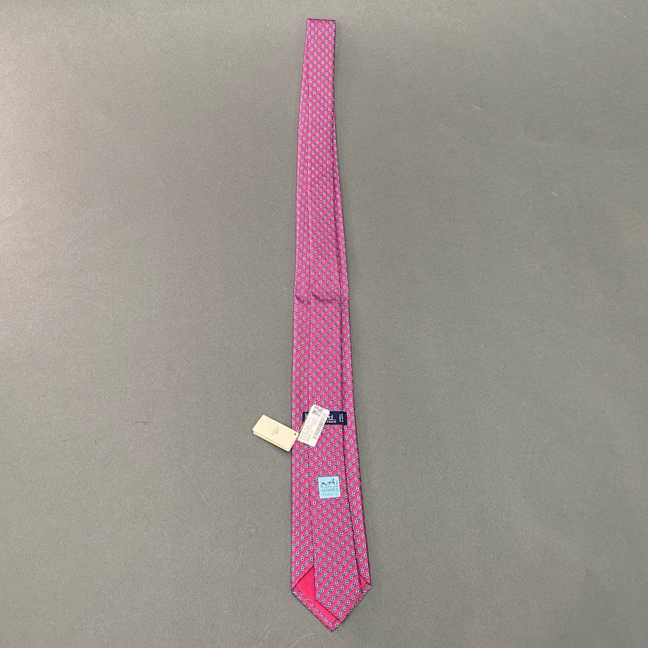 f8 《未使用品》 HERMES エルメス シェーヌダンクル ネクタイ CRAVATE TWILL TIE レッド ブルー シルク ビジネス スーツ フランス製