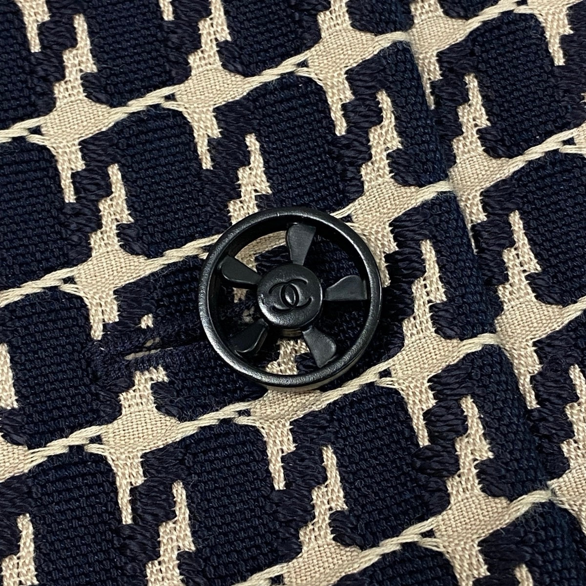 i22 CHANEL シャネル 01P CCボタン 千鳥格子 テーラードジャケット CC Button Houndstooth Blazer P17432 40 ネイビーt18r