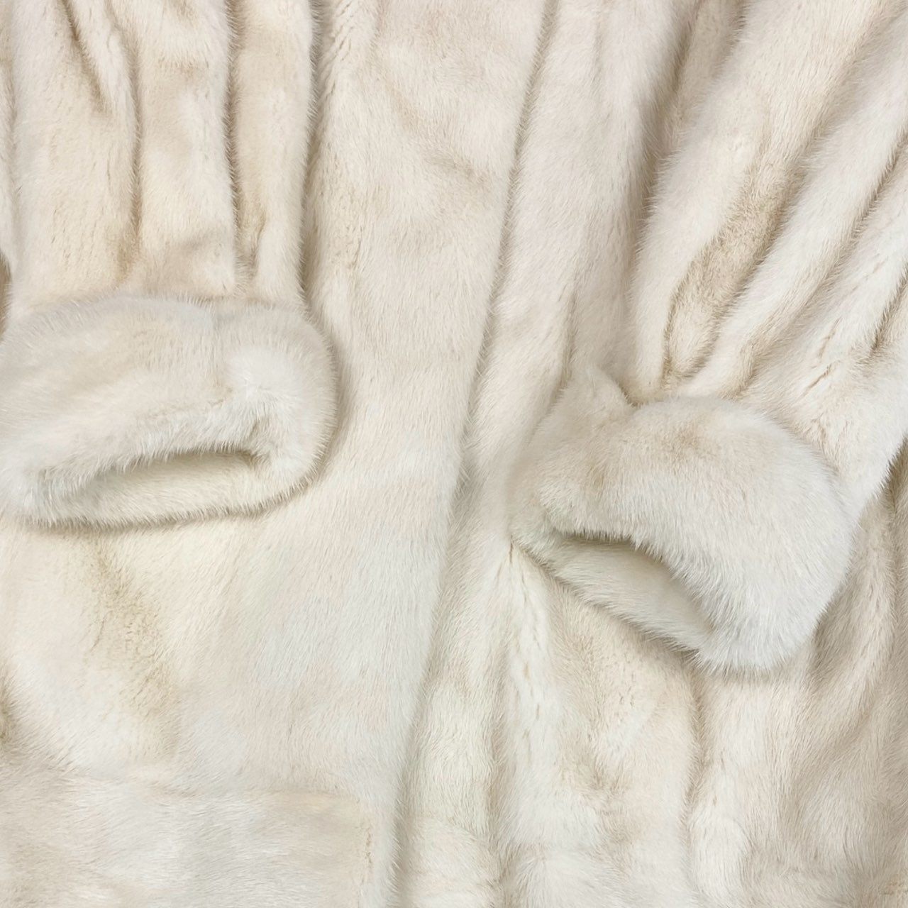84k5 《希少》 パールミンク 超ロングコート 106cm ホワイト 最高級本毛皮 裾横段デザイン MINK FUR リアルファーt18r