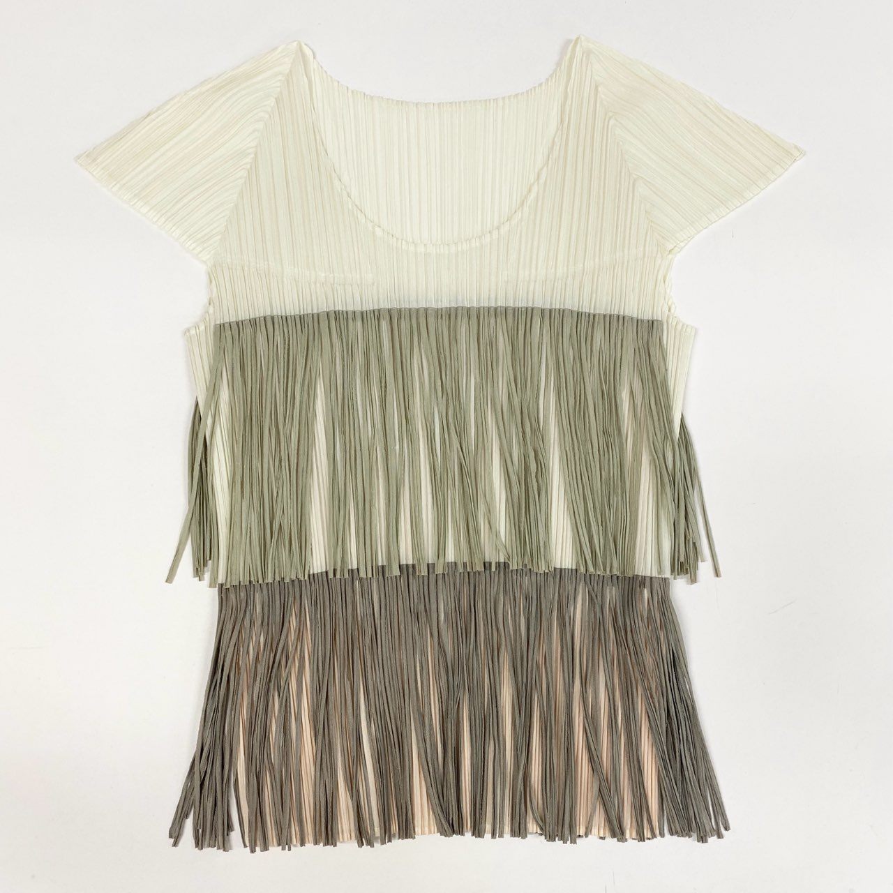 68a24 【美品】 PLEATS PLEASE プリーツプリーズ イッセイミヤケ プリーツフリンジカットソー トップス クルーネック PP83-JK862 ホワイト系 レディース 女性用k02i