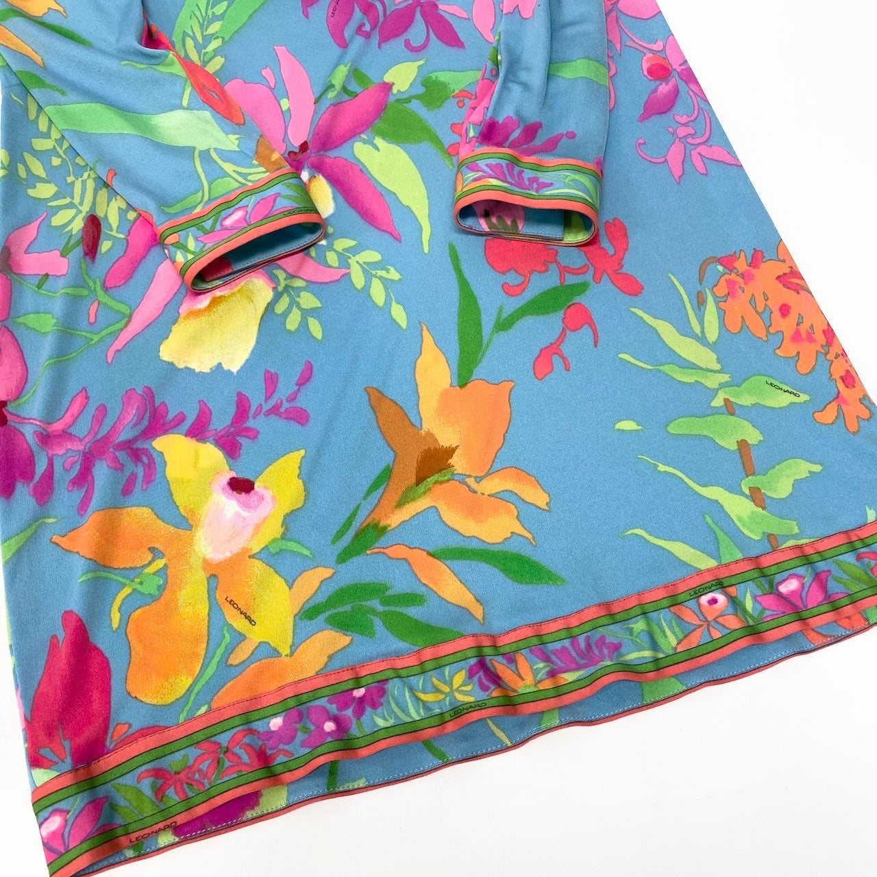 4c29 LEONARD レオナール ロングスリーブワンピース シルクワンピース 美しい花柄プリント 42サイズ マルチカラー シルク100％ レディース 女性用u02t