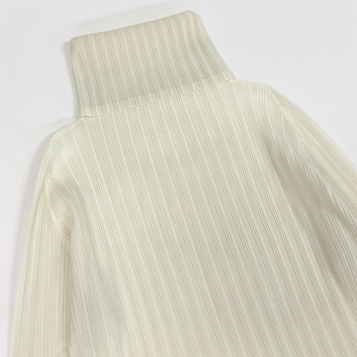 Ae14 PLEATS PLEASE プリーツプリーズ タートルネック 長袖トップス プリーツカットソー PP01-FK315 サイズ3 ホワイト レディース 女性服ta1
