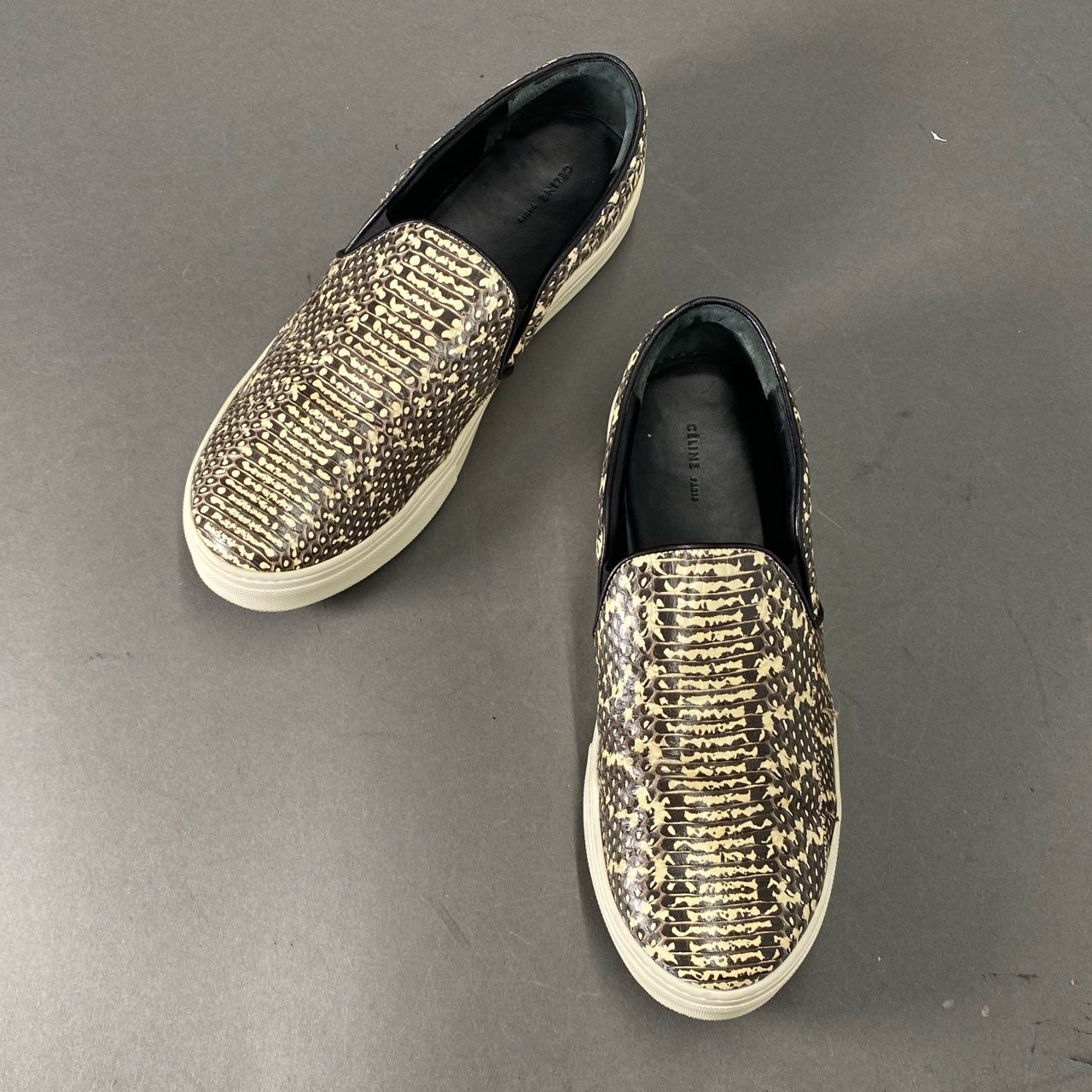 3d4 CELINE セリーヌ パイソン スリッポン スニーカー 42 アイボリー シューズ イタリア製 Slip-on