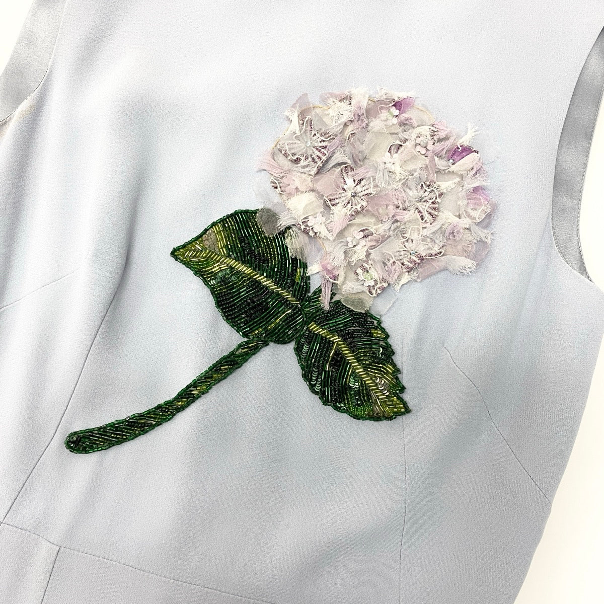 32e13 DOLCE&GABBANA ドルチェアンドガッバーナ Hortensia アジサイ フラワー装飾 ノースリーブワンピース ドレス イタリア製 F6YK4Z 40 ライトブルー シルク レディースo07t