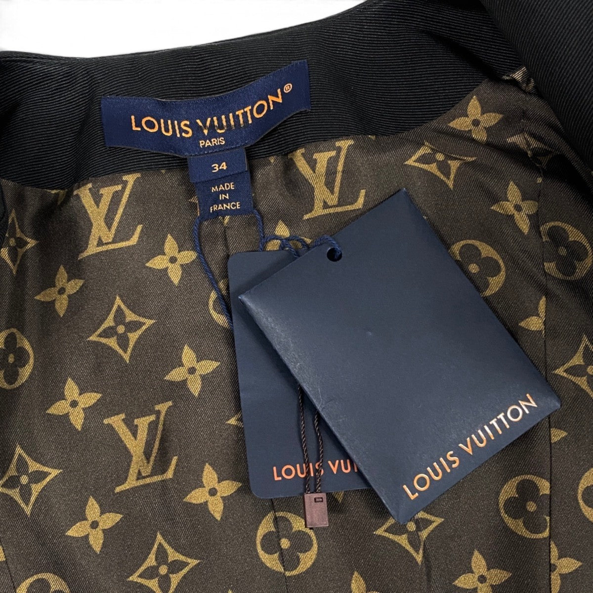 h31 《タグ付き》 LOUIS VUITTON ルイヴィトン ペプラム ノーカラージャケット 裏地モノグラム FQVE64 34 ブラック シルク レディースu02t