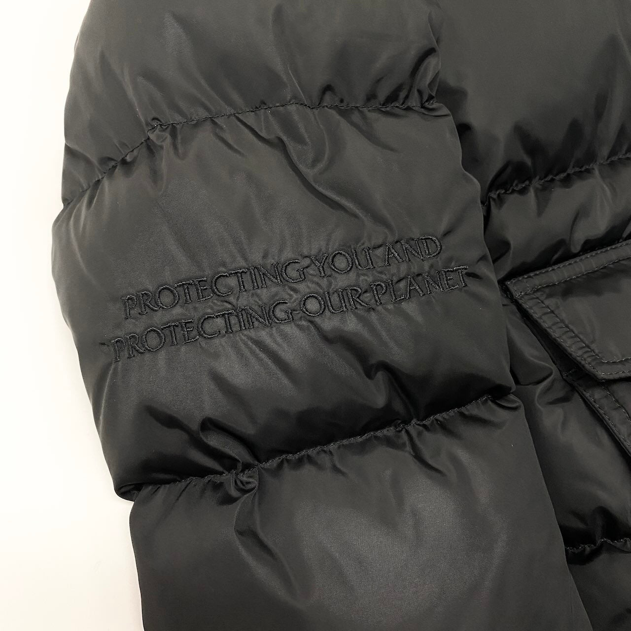 62d5 《美品》 MONCLER モンクレール ERQUY エルキュイ ダウンコート H10931A00100 サイズ2 ブラック メンズ着用可 Down Coatt18r