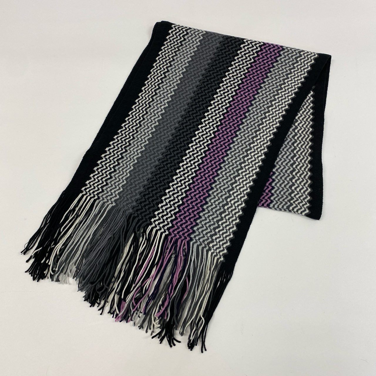 h1 MISSONI ミッソーニ イタリア製 フリンジマフラー 服飾小物 ストール ブラック グレー パープル ユニセックスk02i