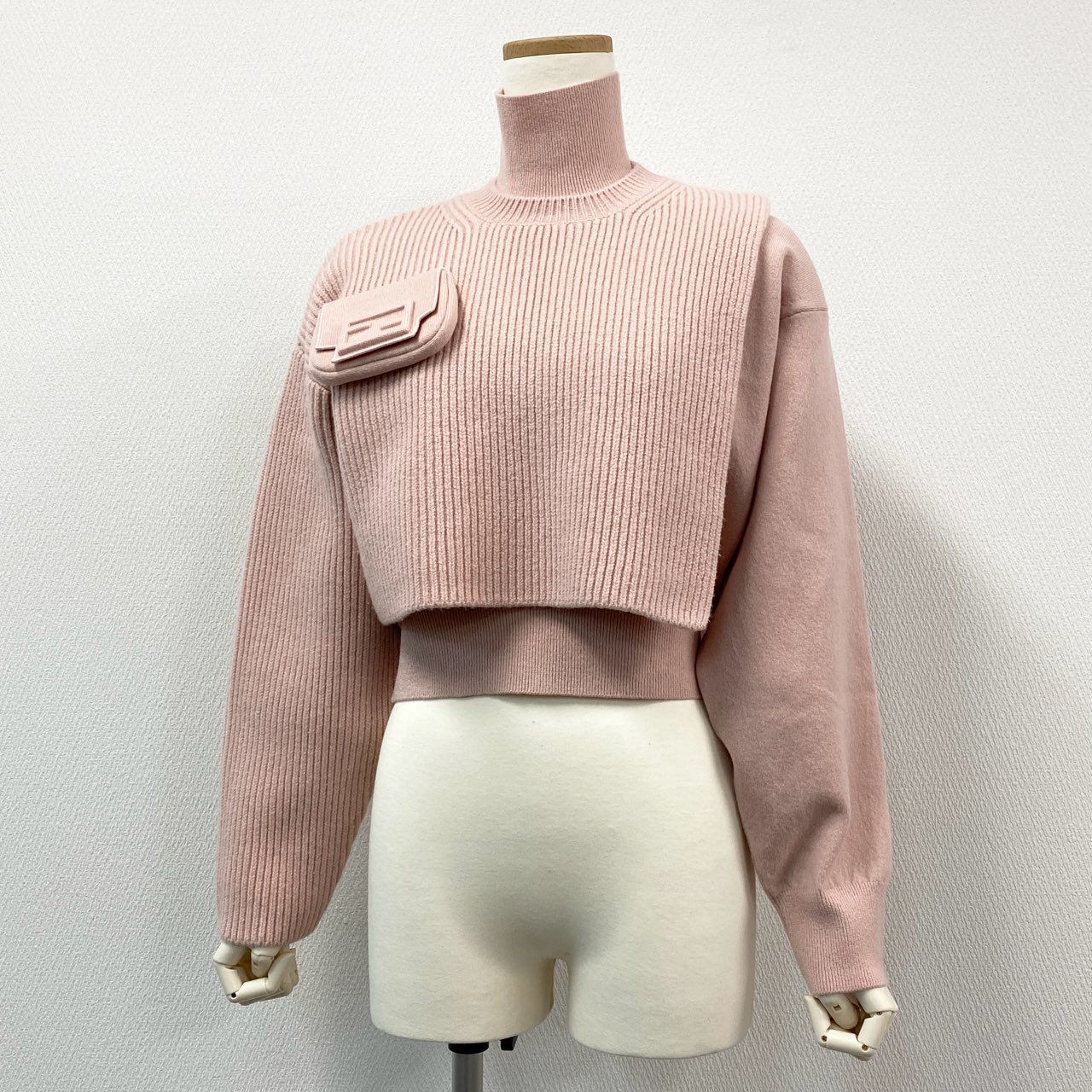 14h29 《美品》FENDI フェンディ バゲットコレクション レイヤードニット カシミヤニット FFロゴ FZX901 AMDA 36サイズ ピンク レディース 女性用k02i