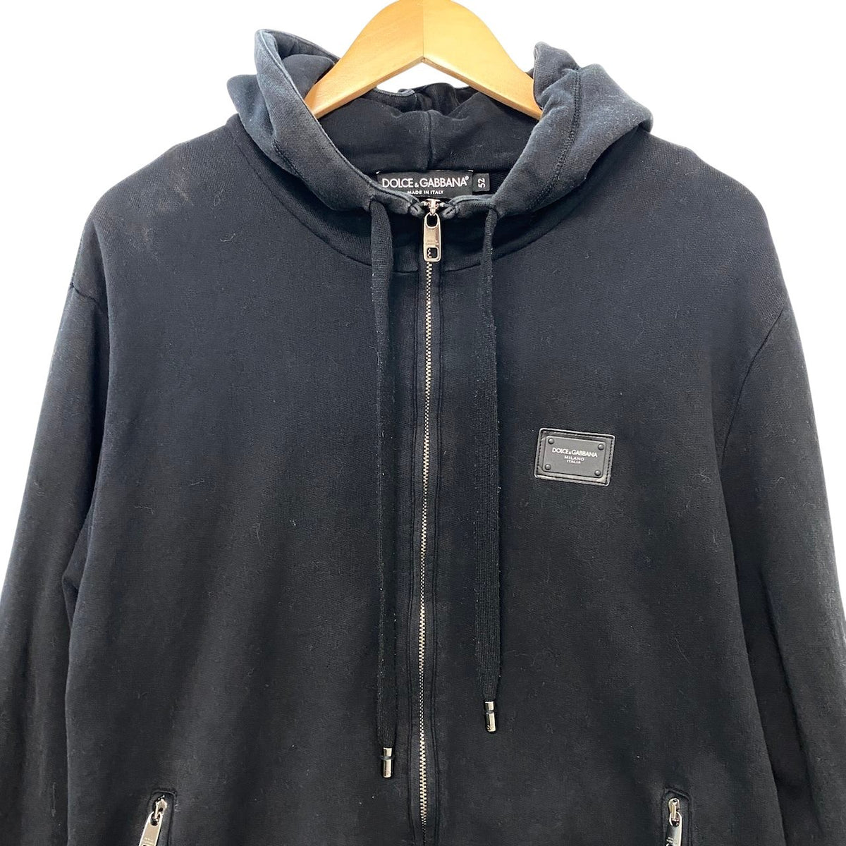 68h21 DOLCE＆GABBANA ドルチェアンドガッバーナ プルオーバーフーディー パーカー ロゴプレート イタリア製 52サイズ ブラック メンズ 男性用u02t