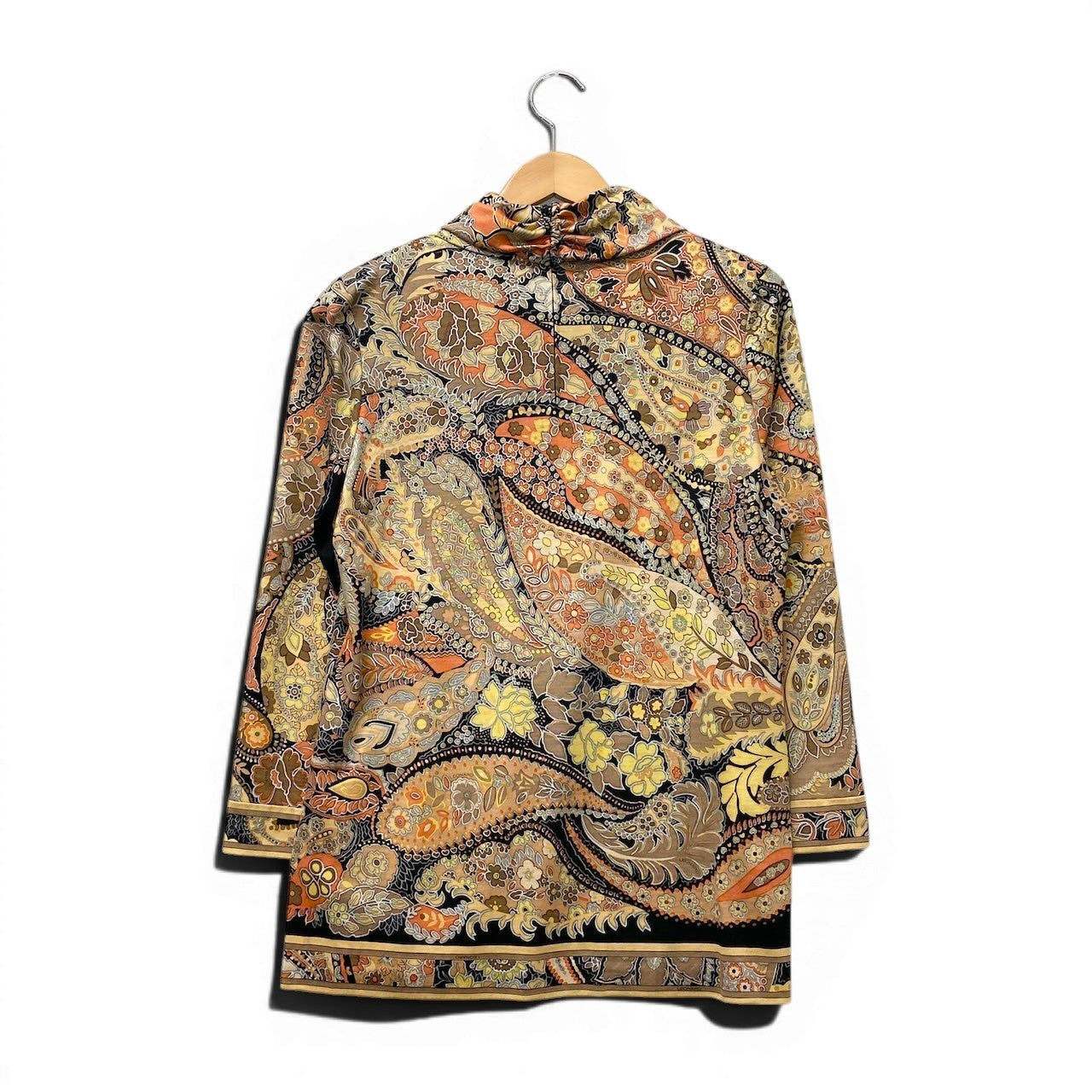 78e18 【美品】LEONARD レオナール ハイネックロングスリーブカットソー 美しいプリント 総柄 0329120 Lサイズ マルチカラー レディース 女性用t18r