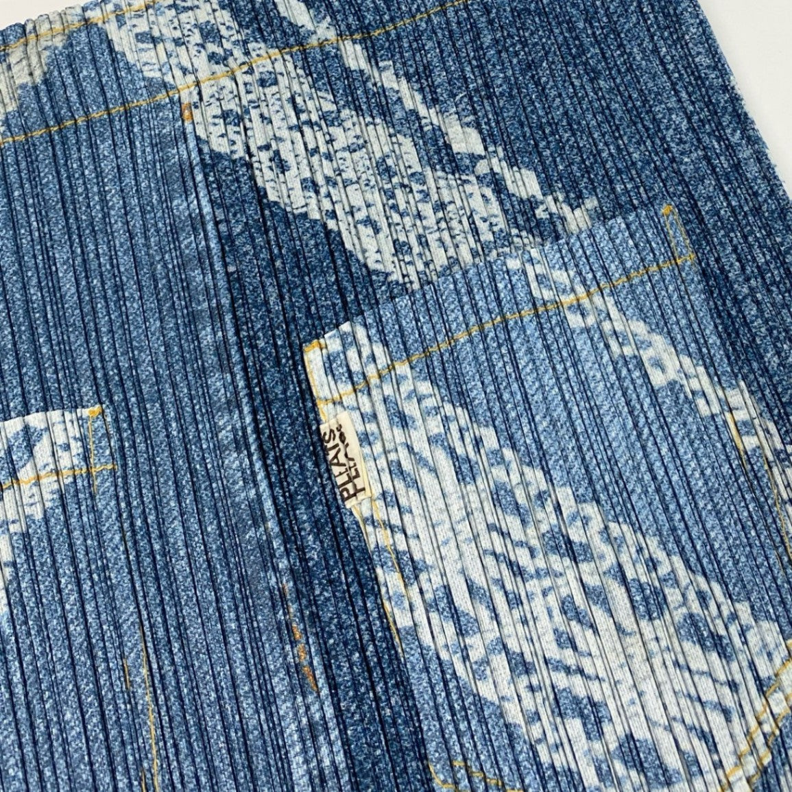 60b9 【美品】PLEATS PLEASE プリーツプリーズ デニム転写 プリーツスカート ロングフレアスカート  PP61-JG605 2サイズ ブルー系 ポリエステル100％ レディース 女性用k02i