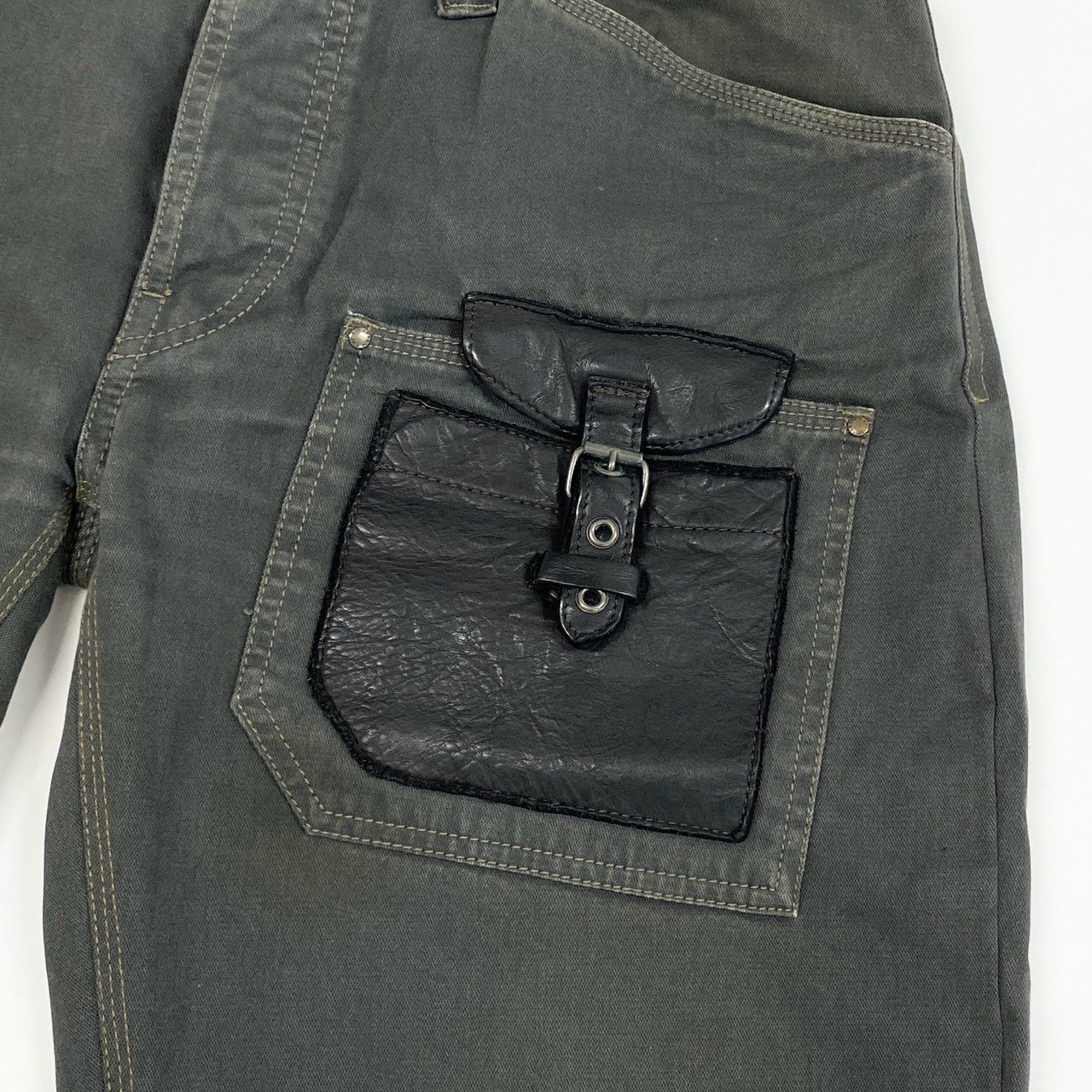 69k7 EMPORIO ARMANI エンポリオアルマーニ ワークパンツ カーゴパンツ パンツ ボトム レザーポケット  2062 7320 38サイズ カーキ メンズu02t