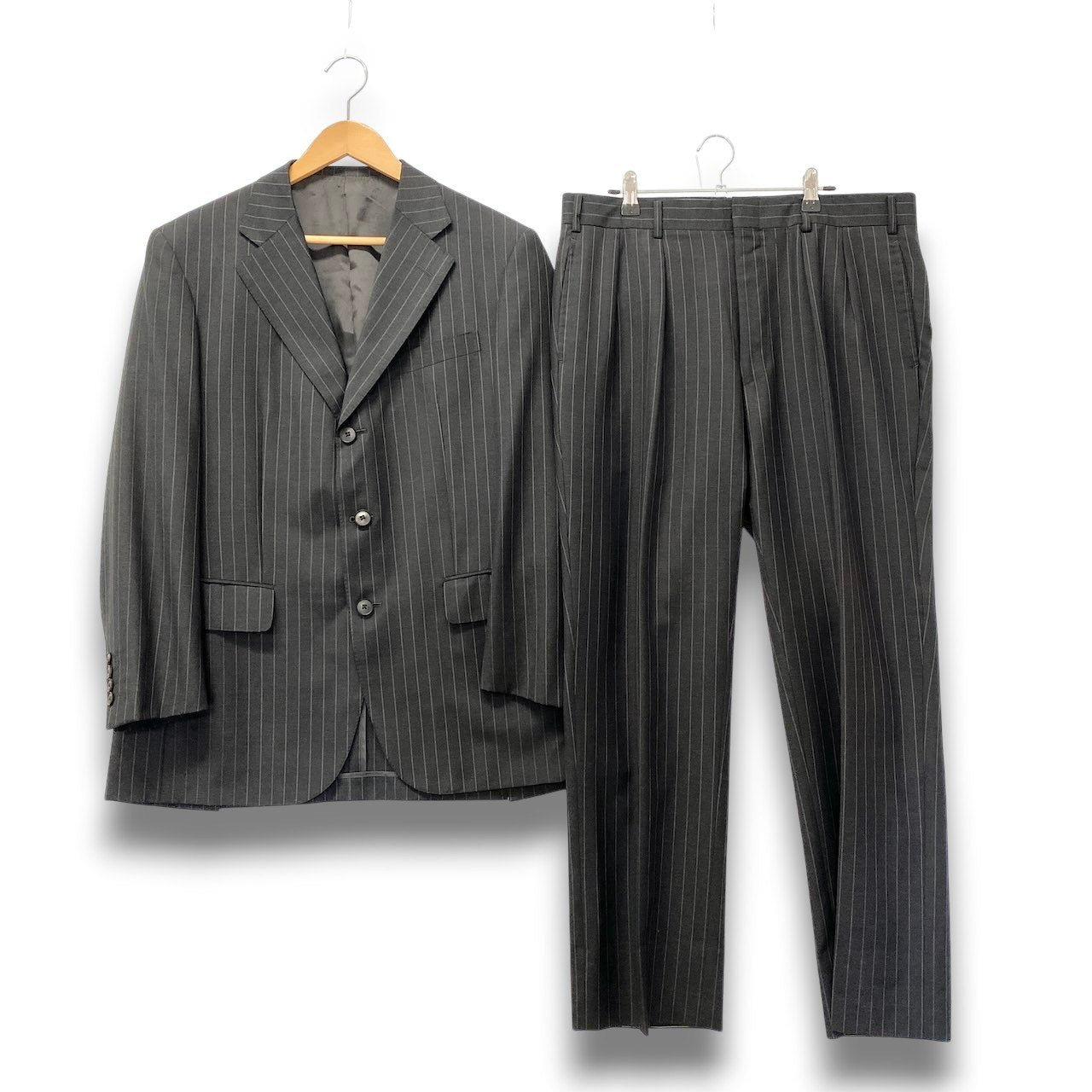 81c26 BURBERRY バーバリー セットアップスーツ テーラードジャケット ストライプ メンズ 男性用 BBD42-201-08 96-86-170AB5 ダークグレーo07t