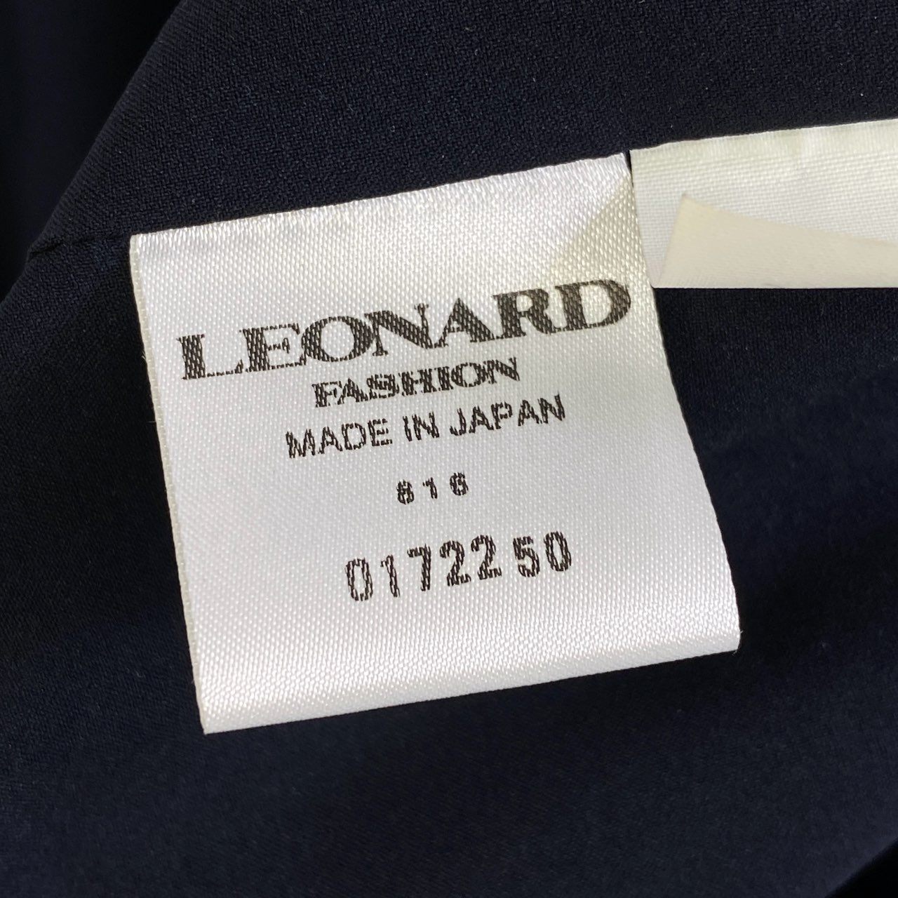 86j11 LEONARD レオナール カンカン素材 リラックスパンツ カジュアルパンツ カンカンボトムス 0133354 サイズ42 ブラック アセテート ポリエステル レディース 日本製