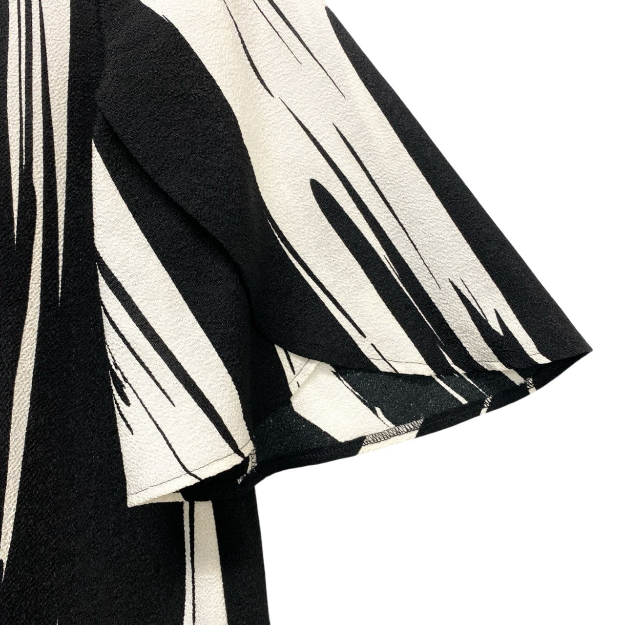 38c3 【美品】 SHISENDO TOMO COLLECTION 詩仙堂 スクエアネック 五分袖ワンピース ロングワンピース 総柄 ちりめん レディース 女性服 ブラック ホワイトu02t