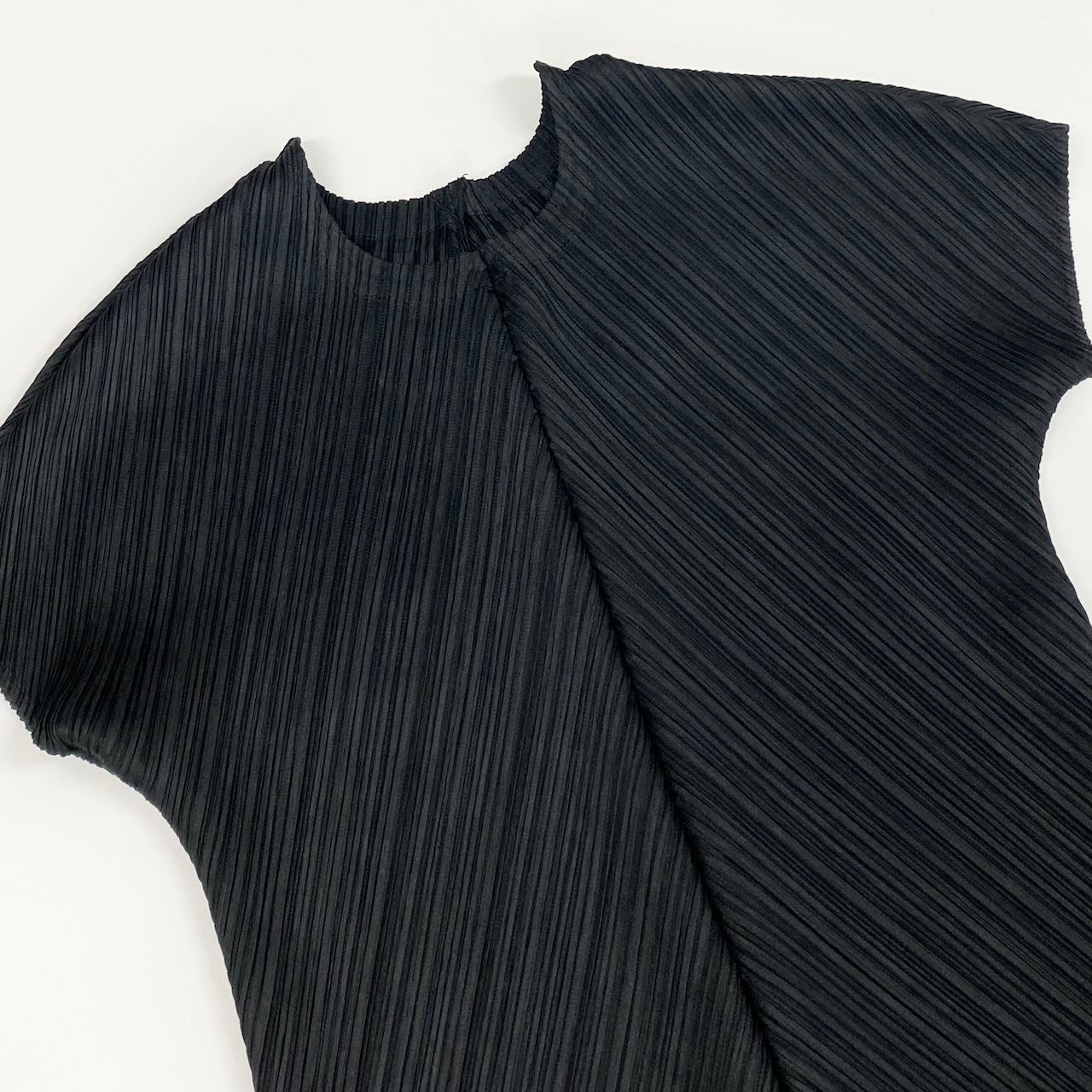 e1 【美品】PLEATSPLEASE 半袖プリーツカットソー チュニックカットソー 日本製 PP13-JT656 3サイズ ブラック ポリエステル100％ レディース 女性用k02i