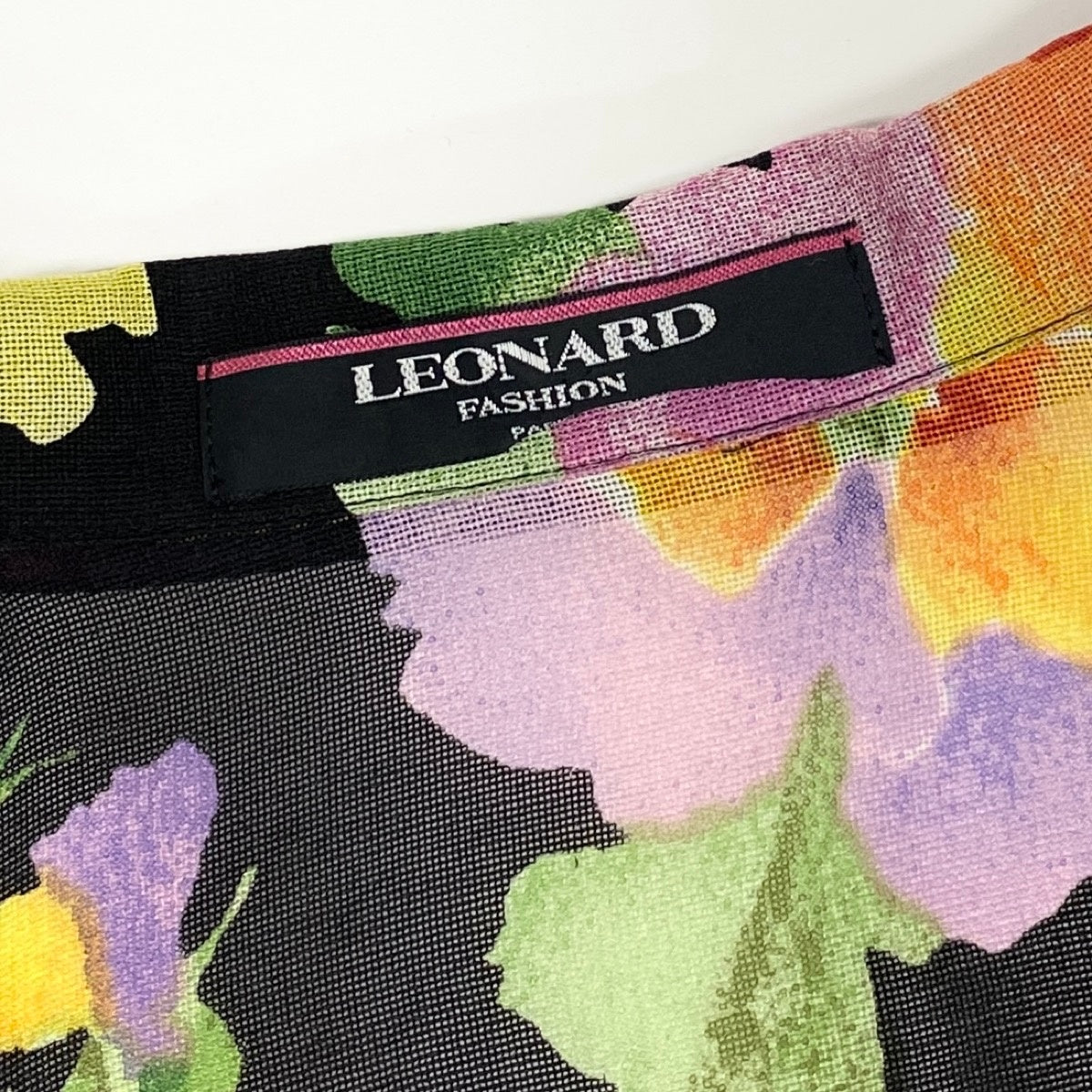 12i14 LEONARD レオナール 薄手ジャケット 長袖シャツ シルク シアージャケット 花柄  0331406 11R ブラック マルチカラー シルク100％ レディース 女性用u02t