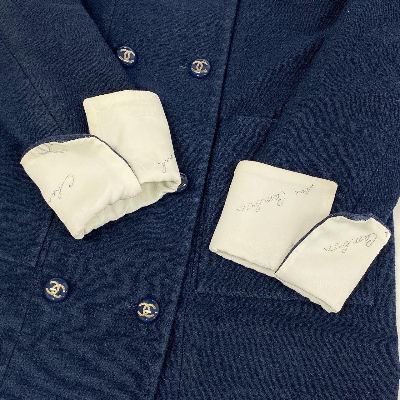16k10 CHANEL シャネル ココマーク ダブルロングコート P53419V38061 34 インディゴ ブルー デニム 裏地刺繍t18r