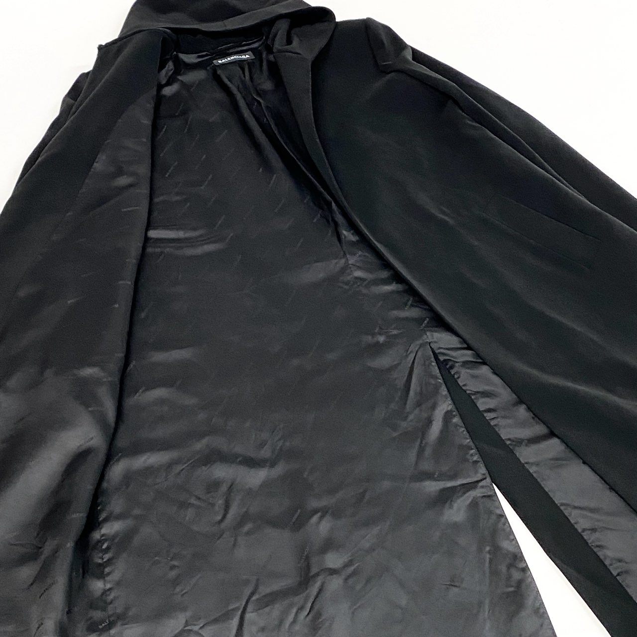 Mc18  BALENCIAGA バレンシアガ 2020年 フーデット ロングコート ローブコート ボタンレス イタリア製 メンズ 紳士服 サイズ46 無地 ブラックk02i