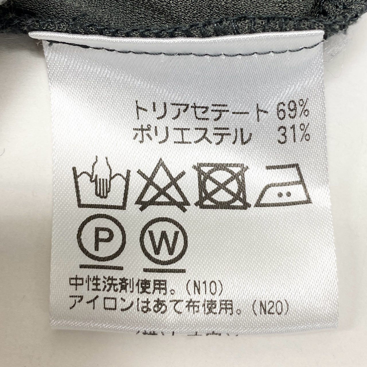 17c2 TOKUKO 1er VOL トクコプルミエヴォル ノースリーブワンピース 膝丈ワンピース アニマルプリント 総柄 ストレッチ レディース 女性服 サイズ9 カーキu02t