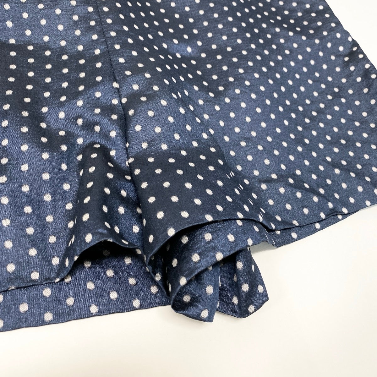 Ih1 【極美品】Christian Dior ショートパンツ ドット柄 イタリア製 141P62A7631 42サイズ ネイビー 画像参照 レディース 女性用k02i