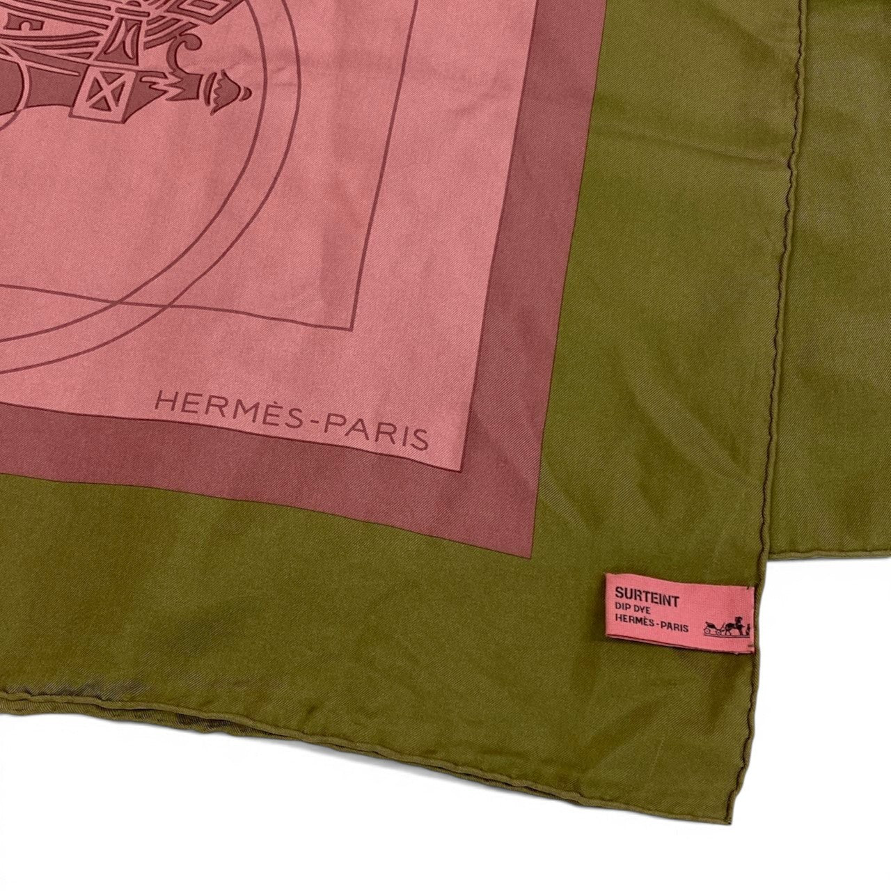 h12【美品】HERMES カレ130 ExLibris エクスリブリス 馬車 ピンク カーキ シルク100％ ユニセックスk02i