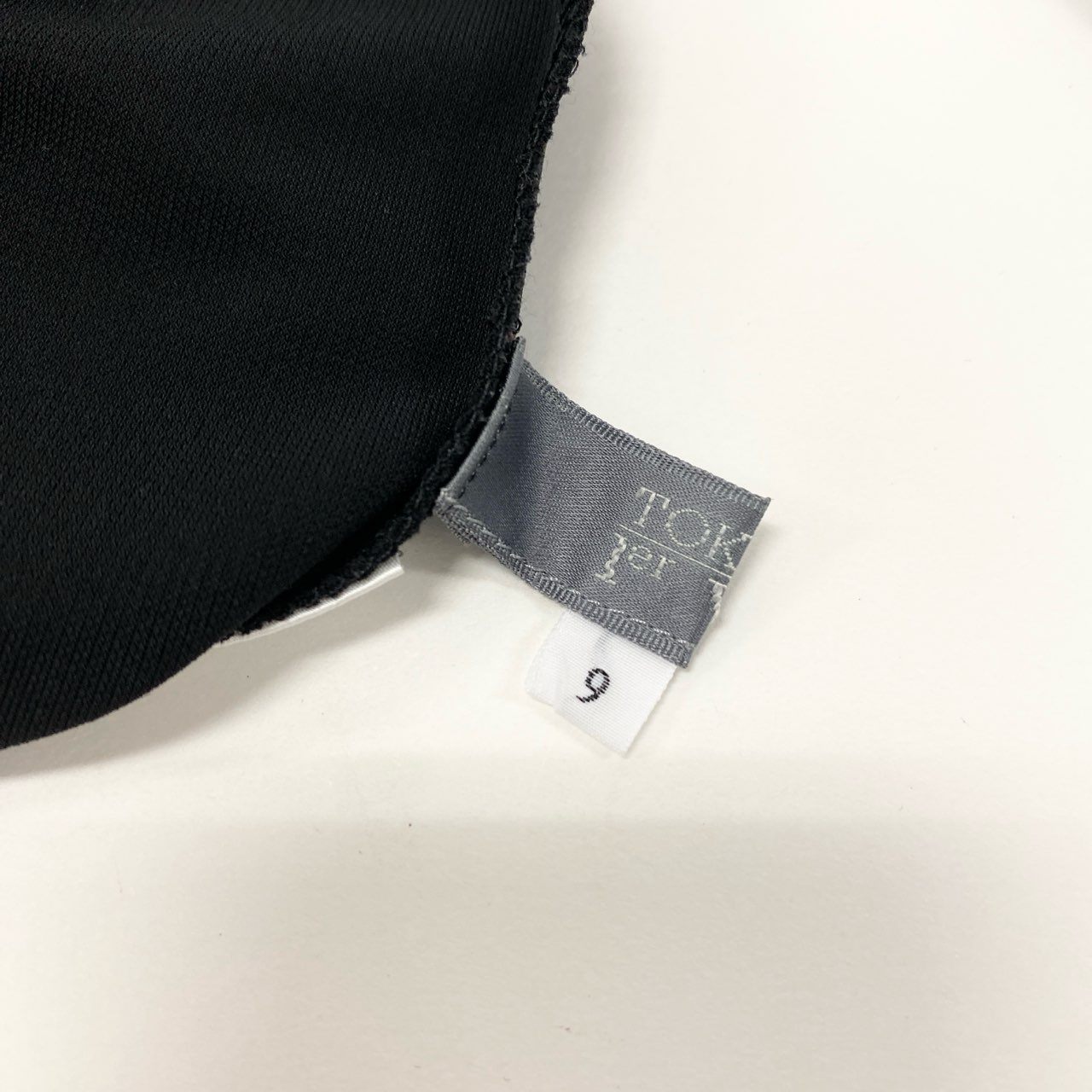 52k23《美品》 TOKUKO 1er VOL トクコプルミエヴォル ノーカラー ロングシャツワンピース ストレッチ○ 裾フリル 長袖 レディース 女性用 9 ブラックu02t