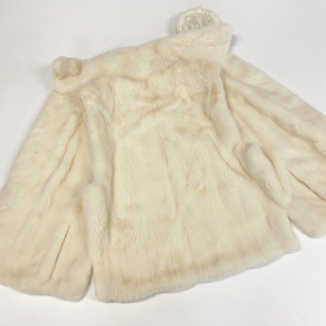 35k2《希少》 Pellicce Moda ペリーチェモーダ パールミンク  ベスト 薔薇コサージュ付き ホワイト 最高級本毛皮 PEARL MINK FUR ポケット有t18r