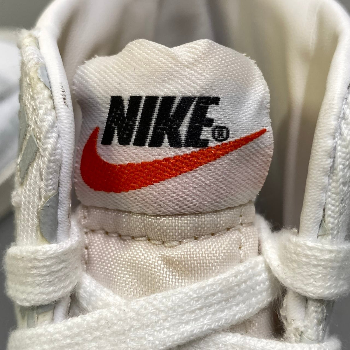 1i13 《美品》 NIKE ナイキ × COMME des GARCONS コムデギャルソン BLAZER MID スニーカー DA5383-100 26cm ホワイト シューズt18r
