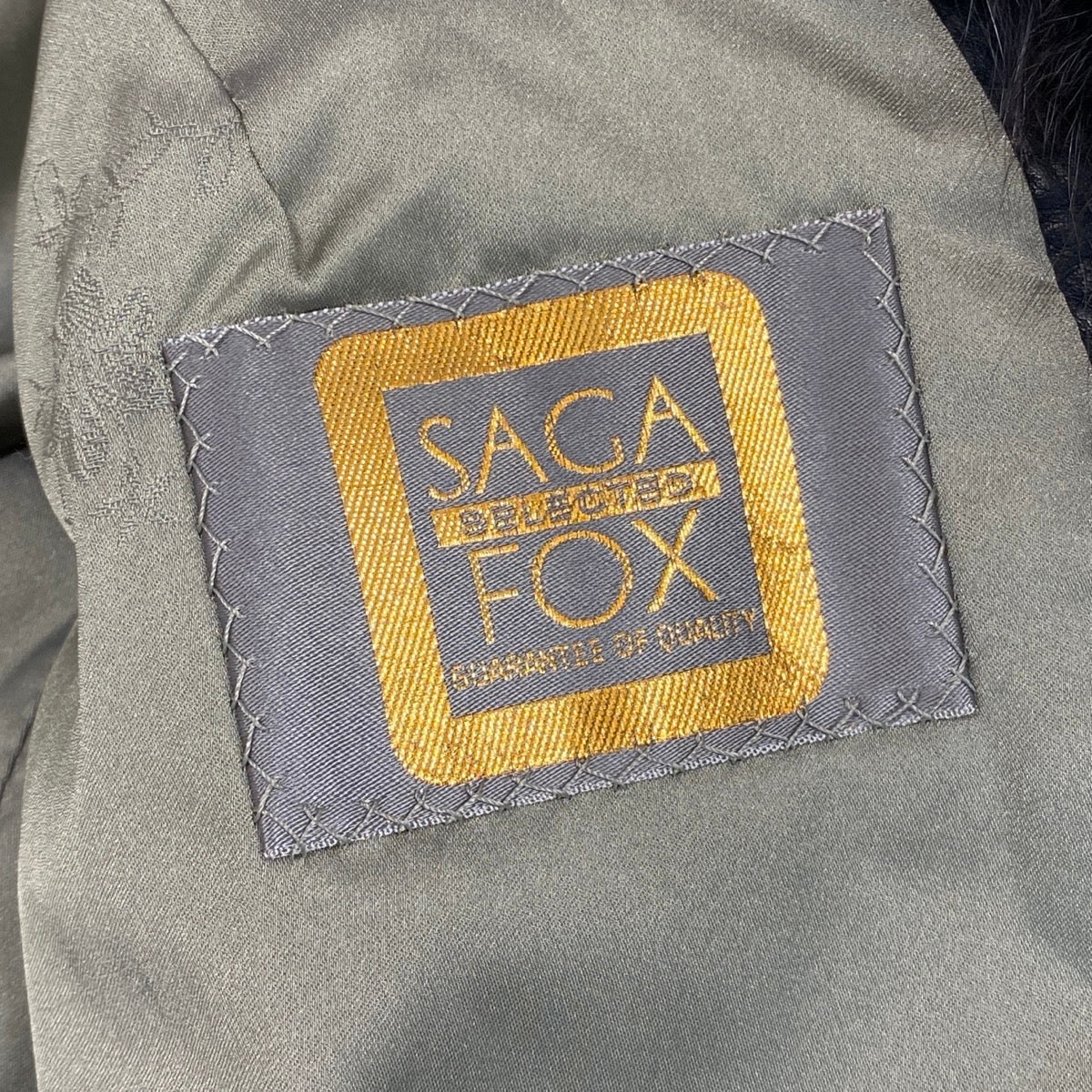 52f10 SAGA FOX サガフォックス 金サガ 最高級 染めフォックスファーコート サイズF ブラック 本毛皮 Fox Fur Coatt18r