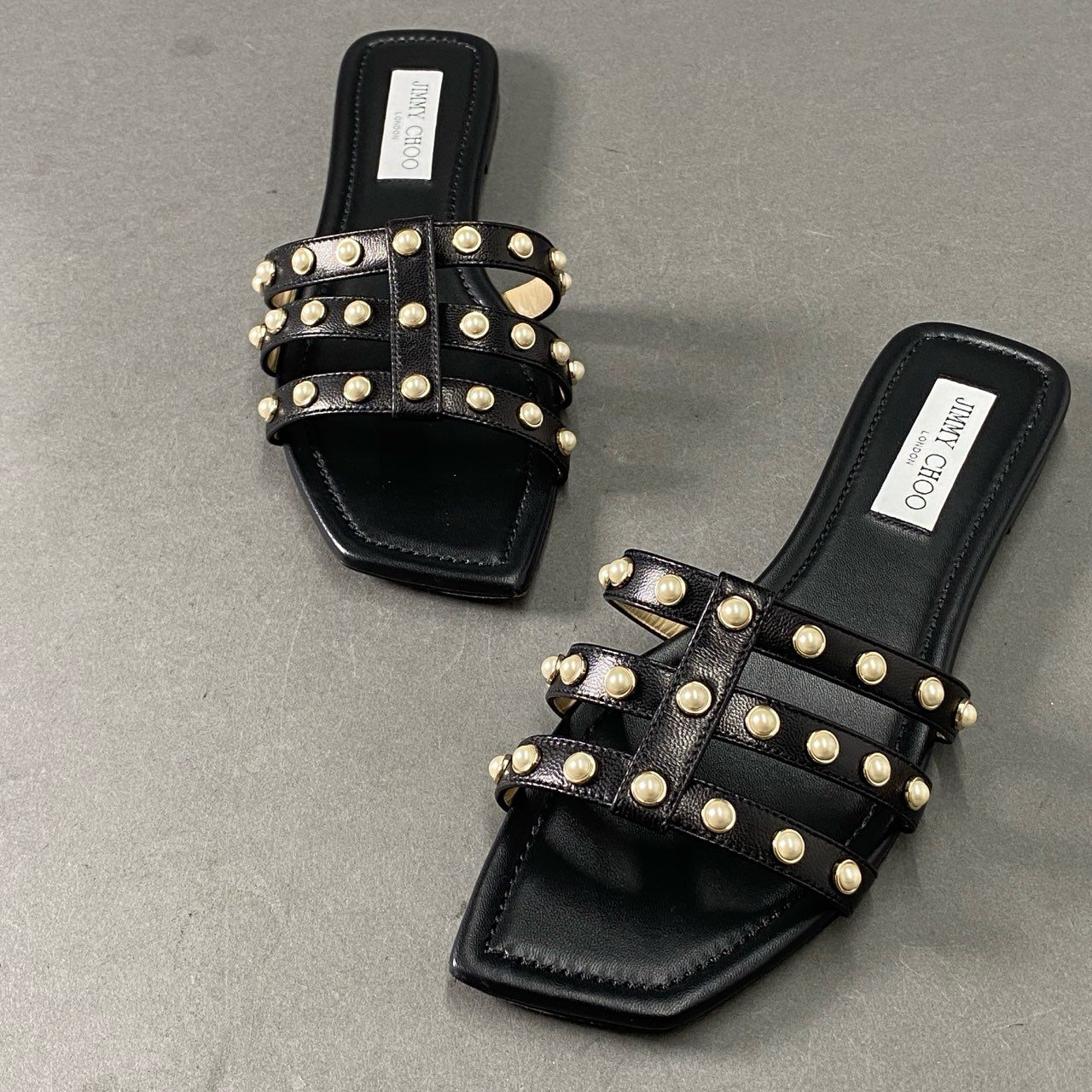 4f11 《美品》 JIMMY CHOO ジミーチュウ HAZAL FLAT パール ビジュー フラットサンダル レザーサンダル サイズ39 ブラック レザー