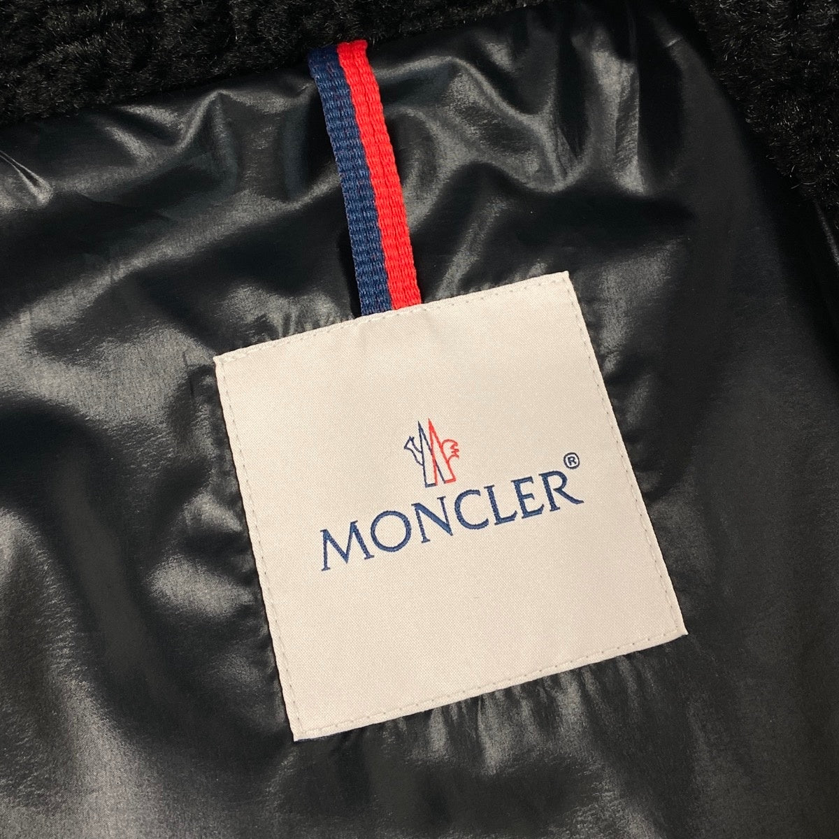 h17 【極美品】MONCLER Segura ボア ダウンジャケット ロゴワッペン 00サイズ ブラック ポリエステル100％ レディース 女性用k02i