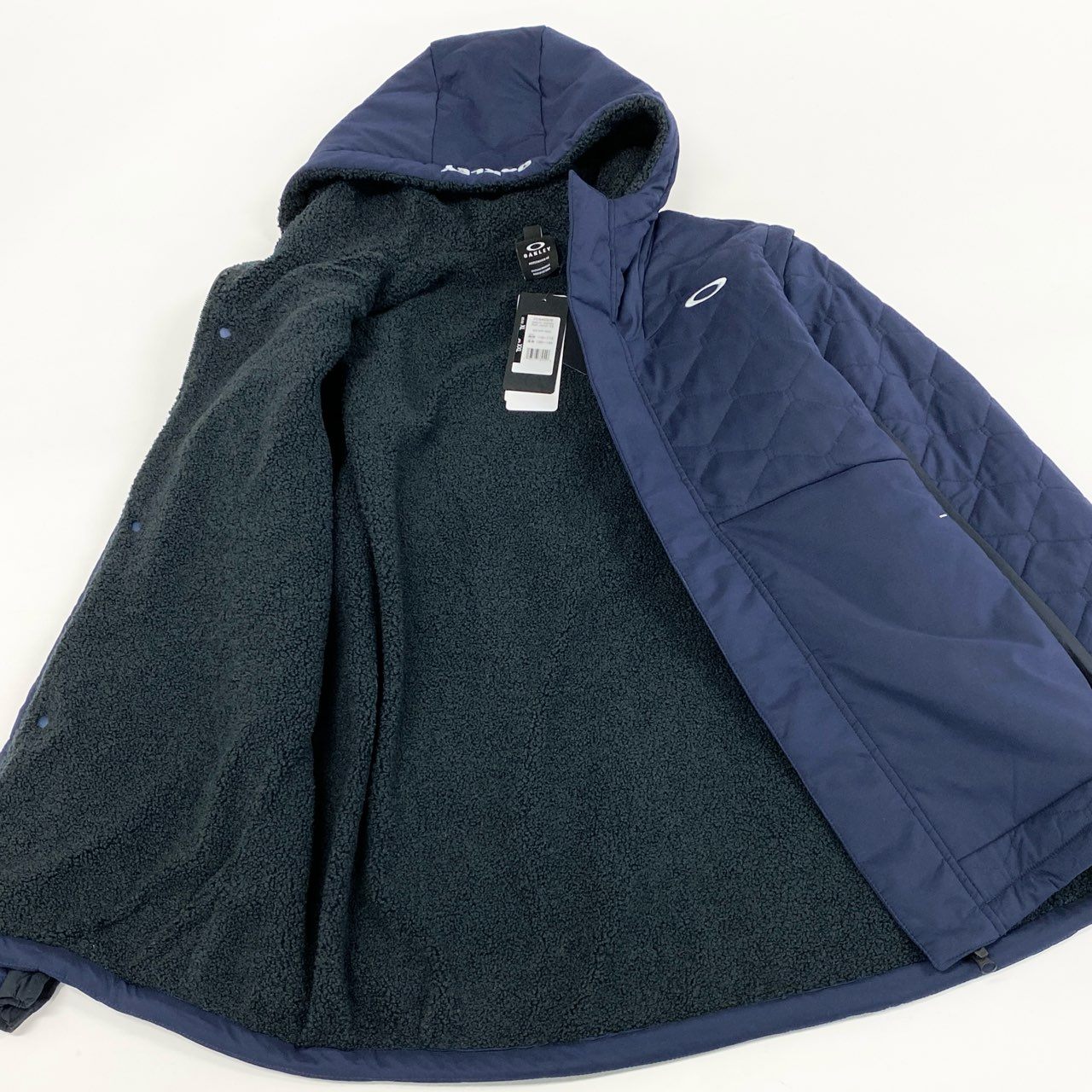84i10-6《未使用品》タグ付 OAKLEY オークリー UNEVEN PUFF JACKET 3.0 中綿2wayジャケット ベスト ゴルフウェア アウター ロゴ刺繍 大きいサイズ FOA402870 2XL ネイビー メンズk02i