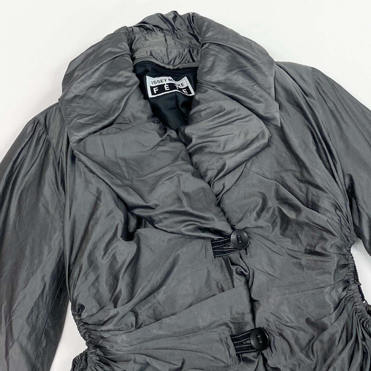 Ac3 ISSEY MIYAKE FETE イッセイミヤケ ヴィンテージ 編み上げデザイン ロングコート パラシュートコート  サイズ2 シルバー レディース アウターk02i