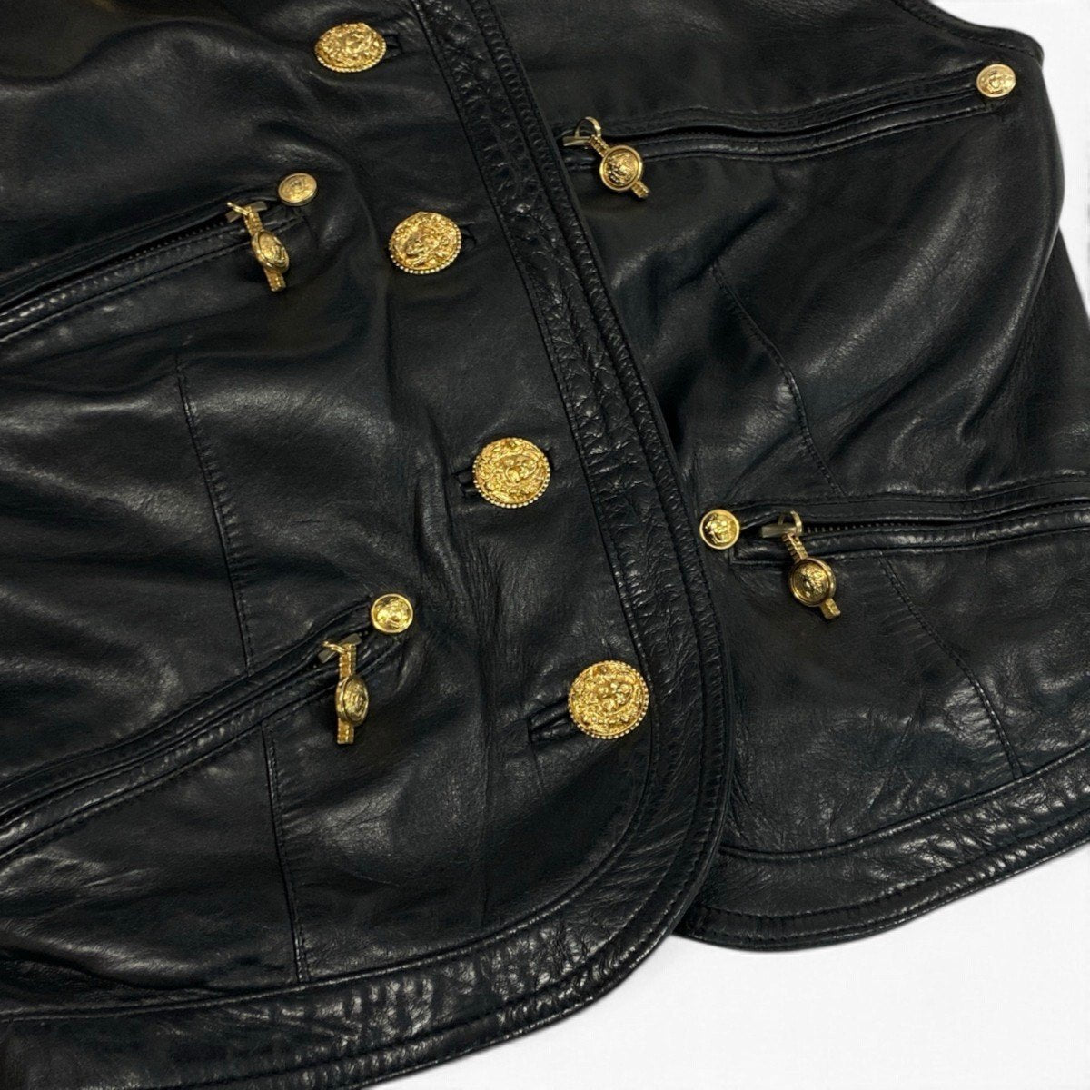 h31 GIANNI VERSACE ジャンニヴェルサーチ メデューサボタン レザーベスト ムートン襟 ブラック レザーu02t