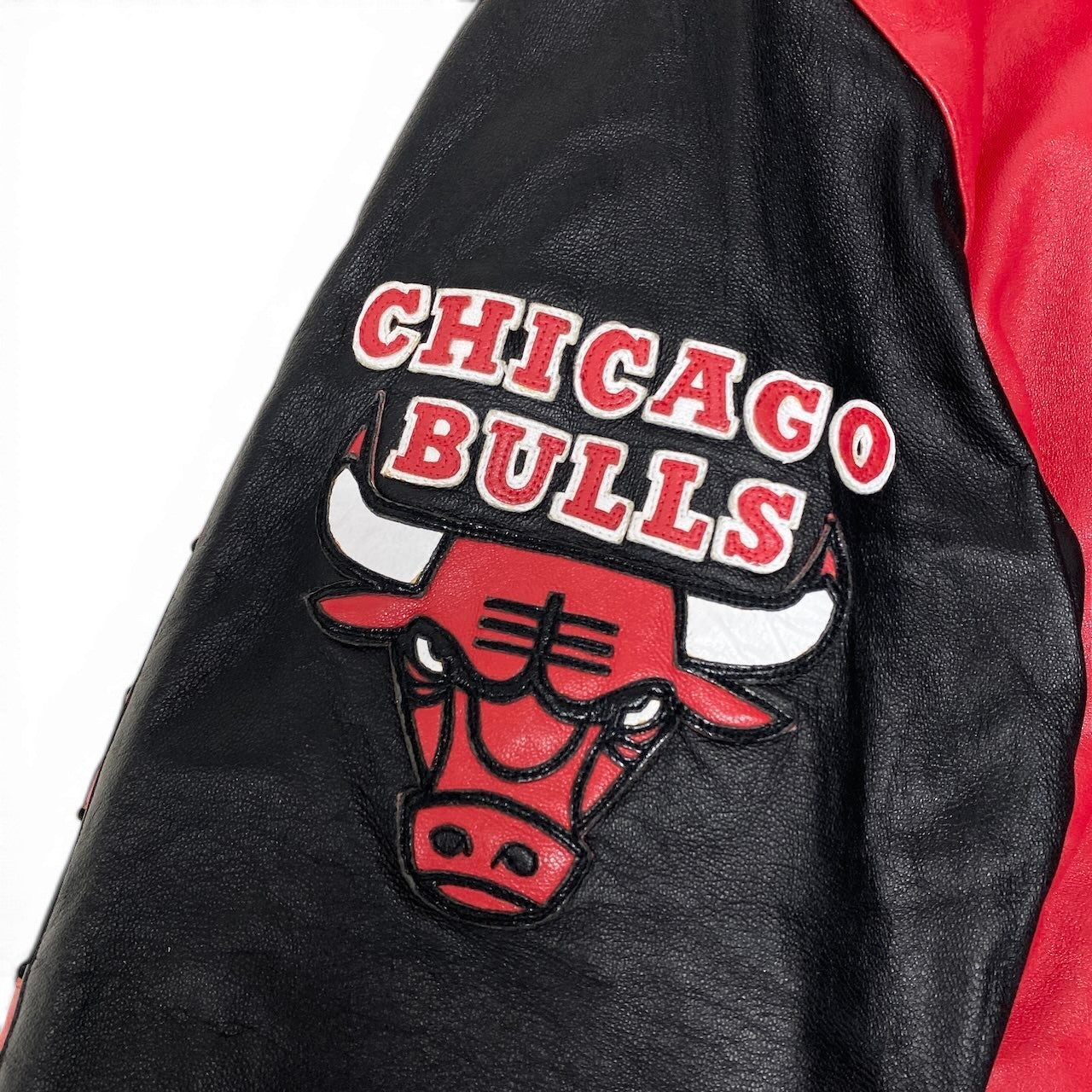 19g1 JEFF HAMILTON ジェフハミルトン NBA Chicago Bulls シカゴブルズ 3ピート記念 レザージャケット スタジャン 革ジャン USA製 Sサイズ レッド ホワイト レザー メンズ 男性用u02t
